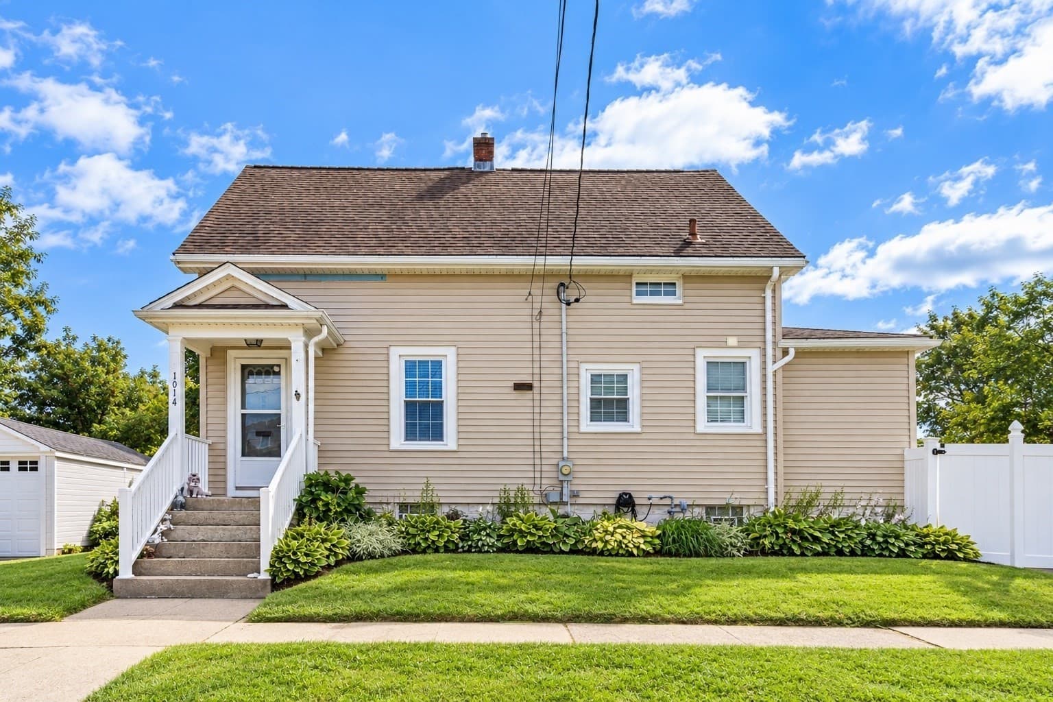1014 Tacoma St, New Bedford MA 02745