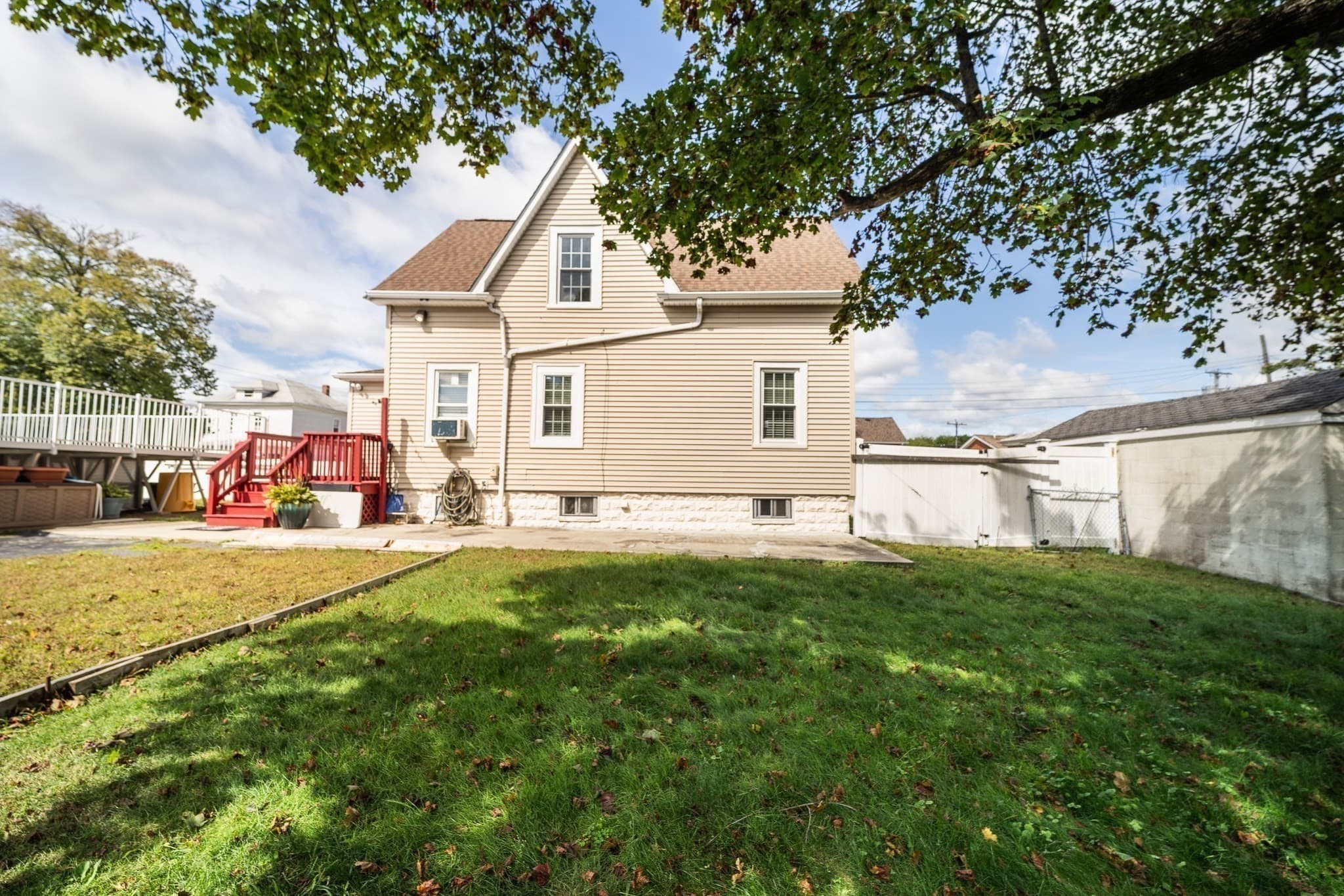 Single Family Residence at 1014 Tacoma St, New Bedford MA 02745, New Bedford, photo 5 of 15