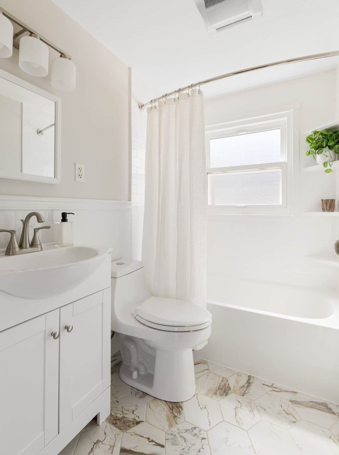 Condominium at 36 Roberts Drive # 36, Bedford MA 01730, Bedford, photo 12 of 15