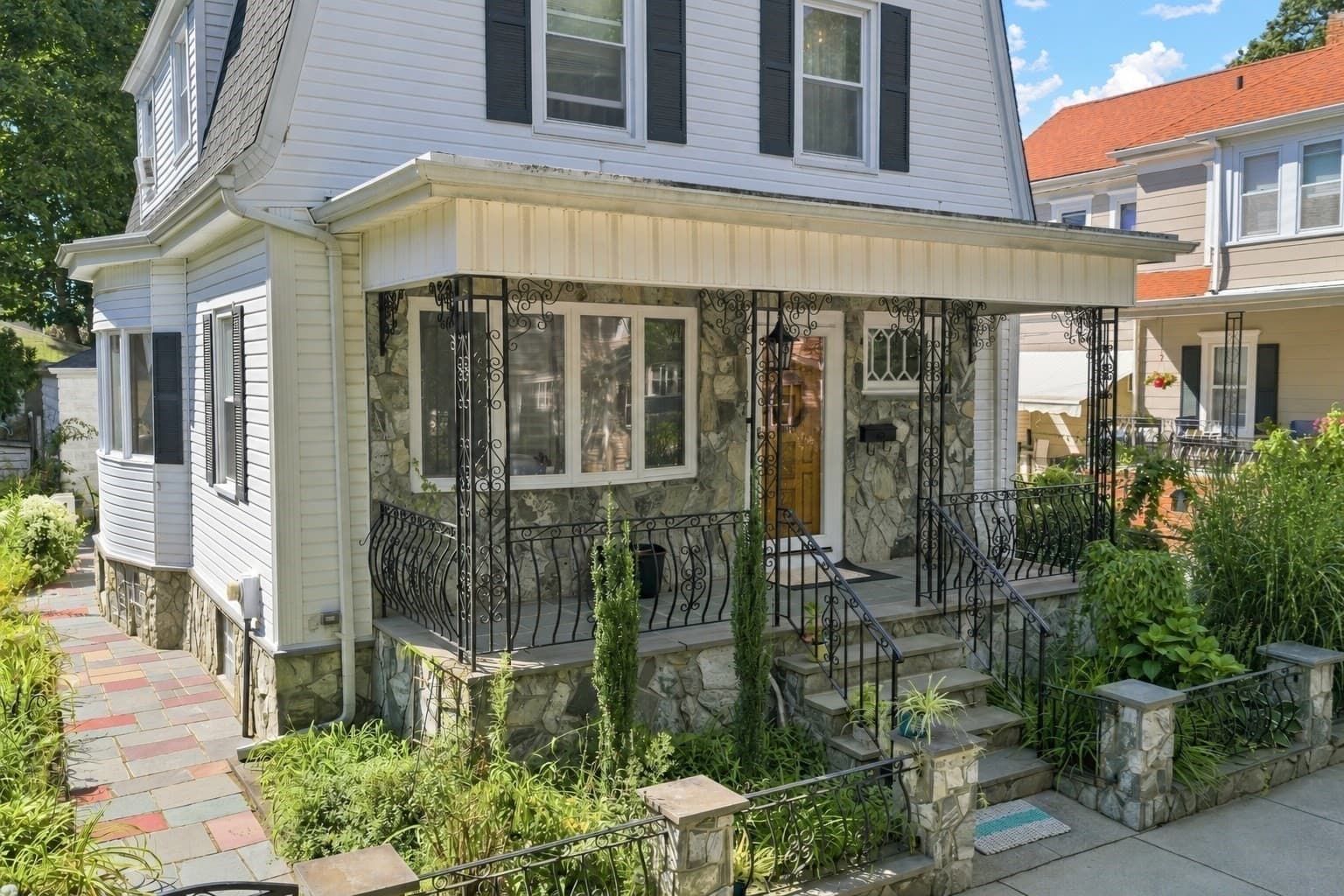 Single Family Residence at 127 Rotch St, New Bedford MA 02740, New Bedford, photo 3 of 29