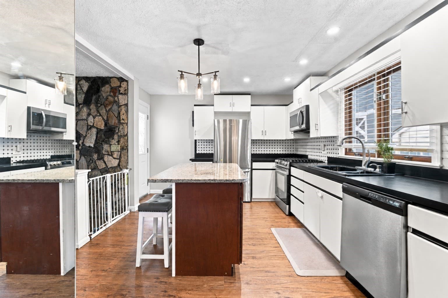 Single Family Residence at 127 Rotch St, New Bedford MA 02740, New Bedford, photo 11 of 29