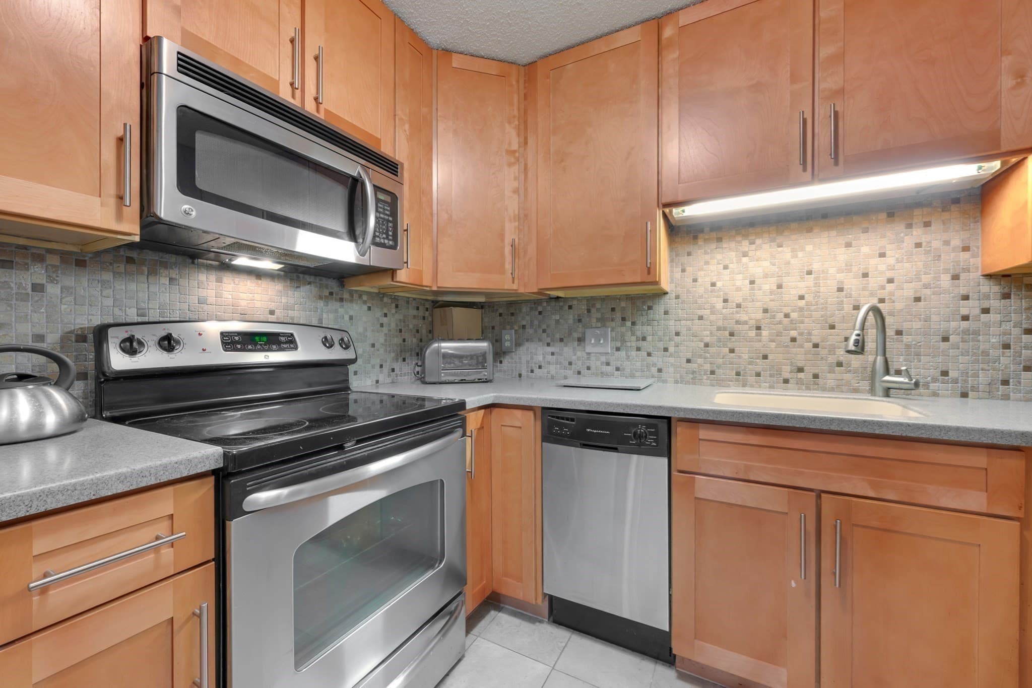 Condominium at 17 Thayer Pond Drive # 7, Oxford MA 01537, Oxford, photo 18 of 30