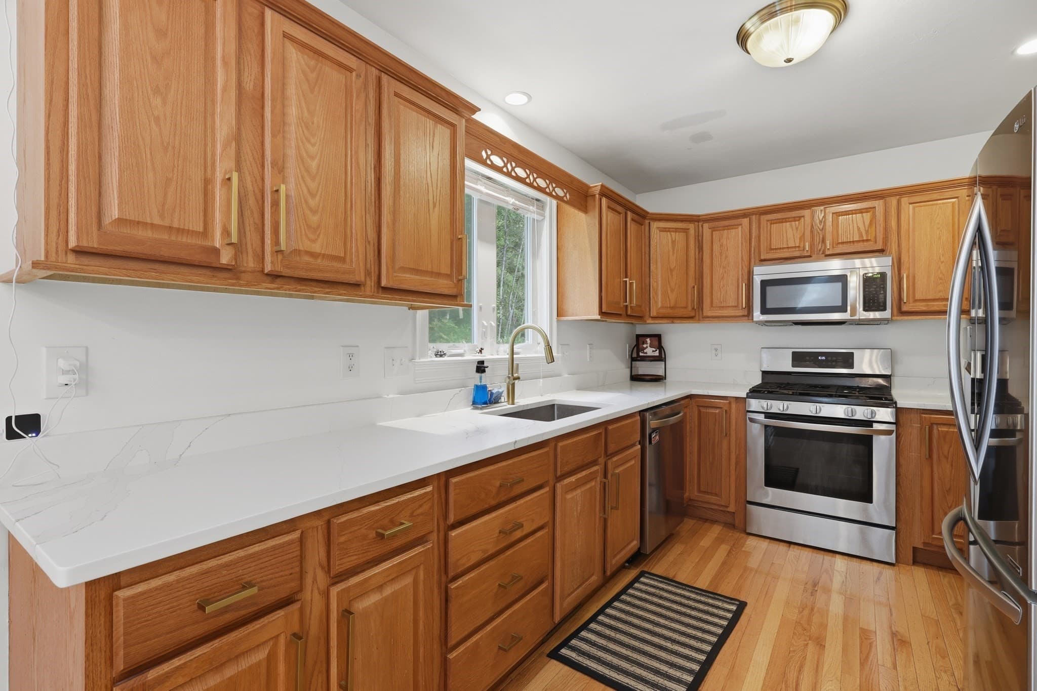 Condominium at 90 Carrington Ln # 90, Uxbridge MA 01569, Uxbridge, photo 9 of 38
