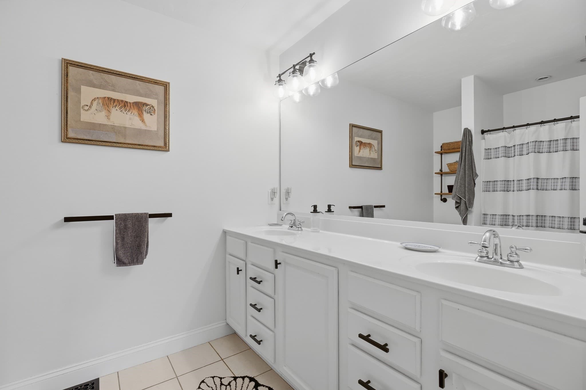 Condominium at 90 Carrington Ln # 90, Uxbridge MA 01569, Uxbridge, photo 24 of 38
