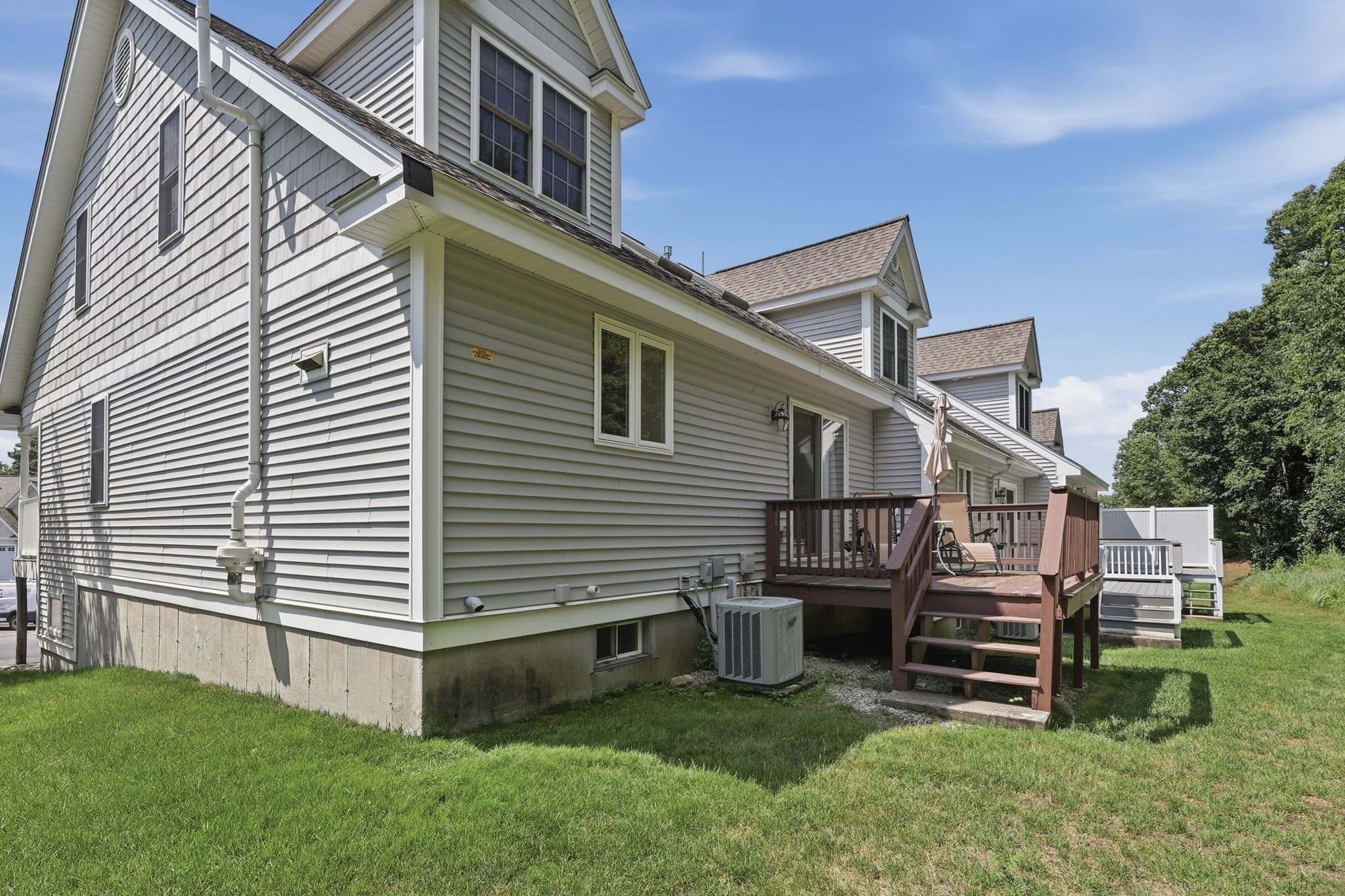 Condominium at 90 Carrington Ln # 90, Uxbridge MA 01569, Uxbridge, photo 37 of 38