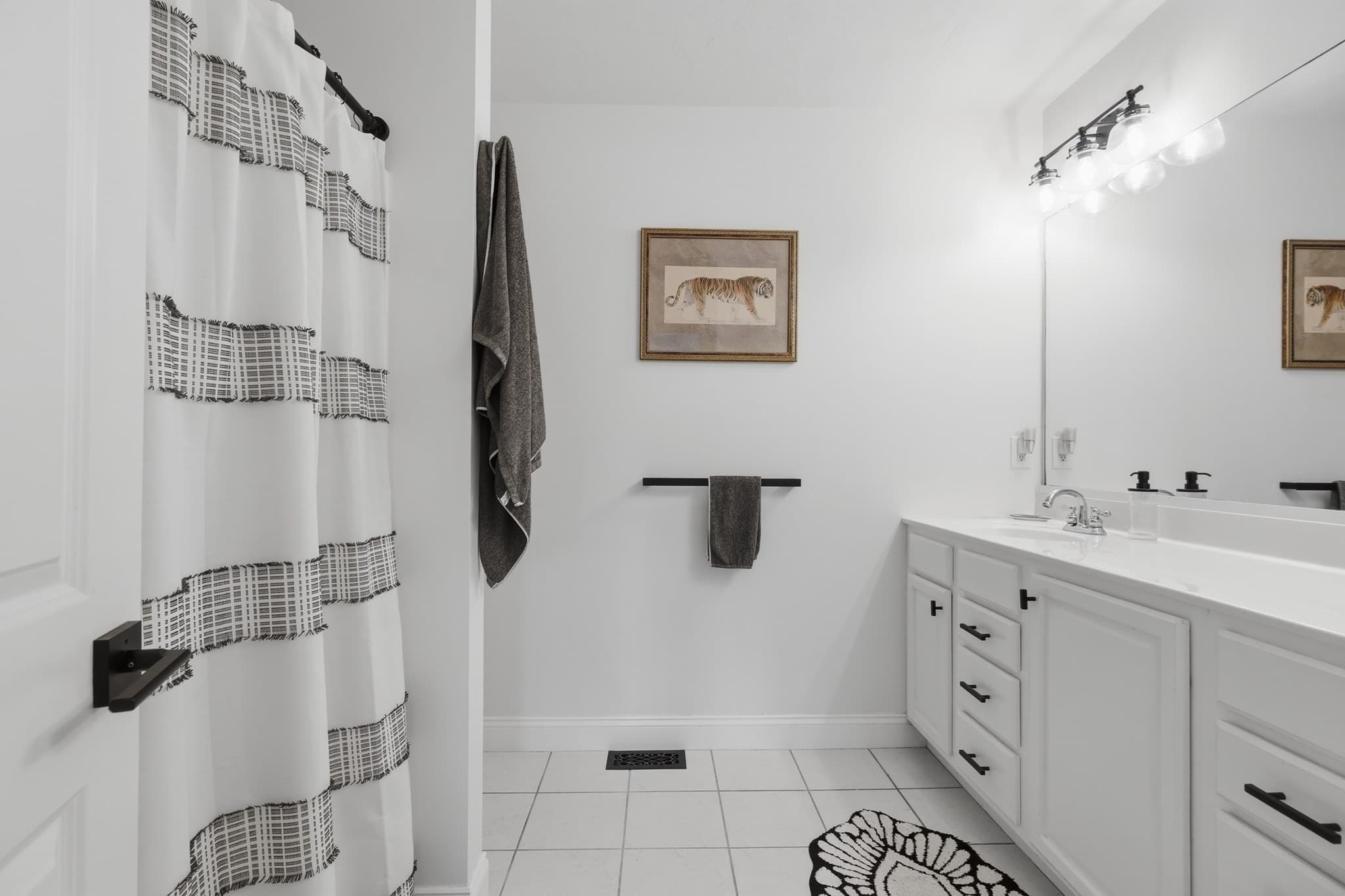 Condominium at 90 Carrington Ln # 90, Uxbridge MA 01569, Uxbridge, photo 25 of 38