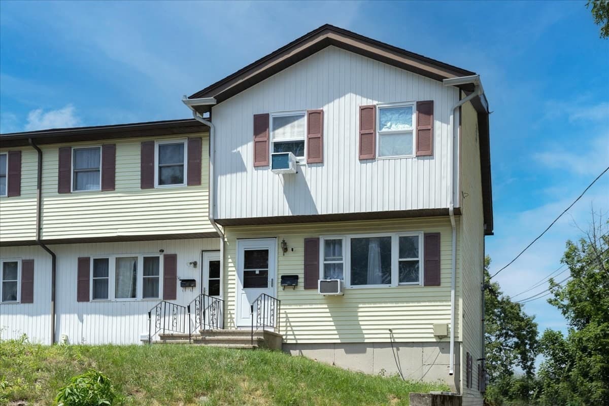 Condominium at 47 Kent St # A, Lawrence MA 01843, Lawrence, photo 2 of 27