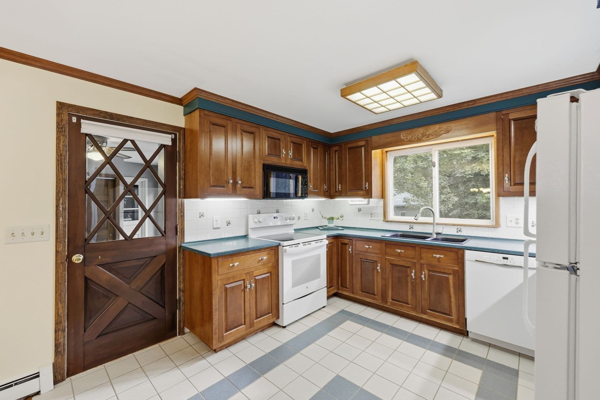 Single Family Residence at 330 Ventura St, Ludlow MA 01056, Ludlow, photo 13 of 42