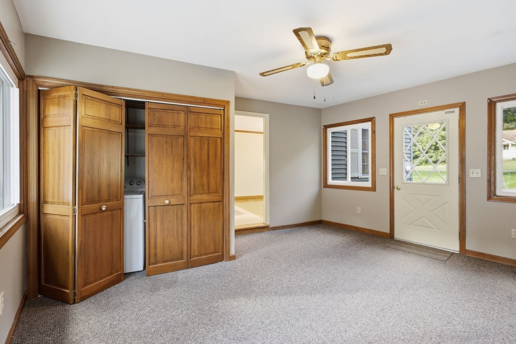 Single Family Residence at 330 Ventura St, Ludlow MA 01056, Ludlow, photo 7 of 42
