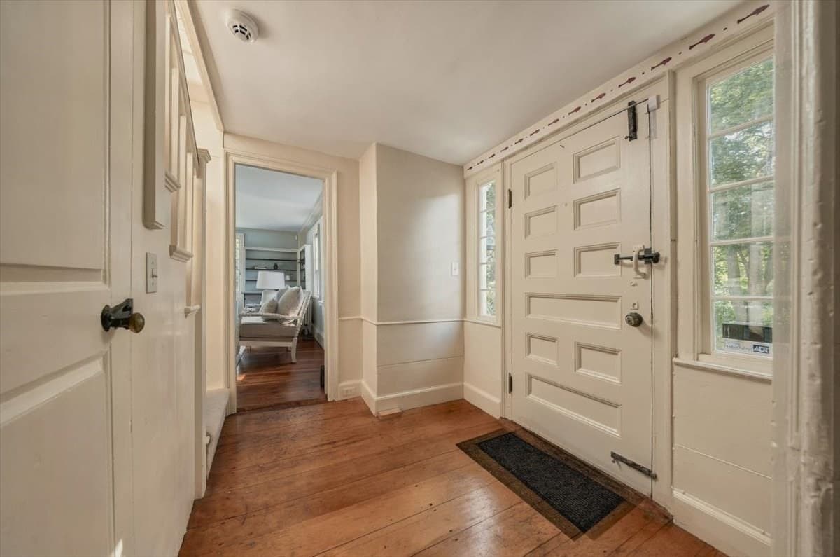 Single Family Residence at 25 Ship St, Hingham MA 02043, Hingham, photo 6 of 41