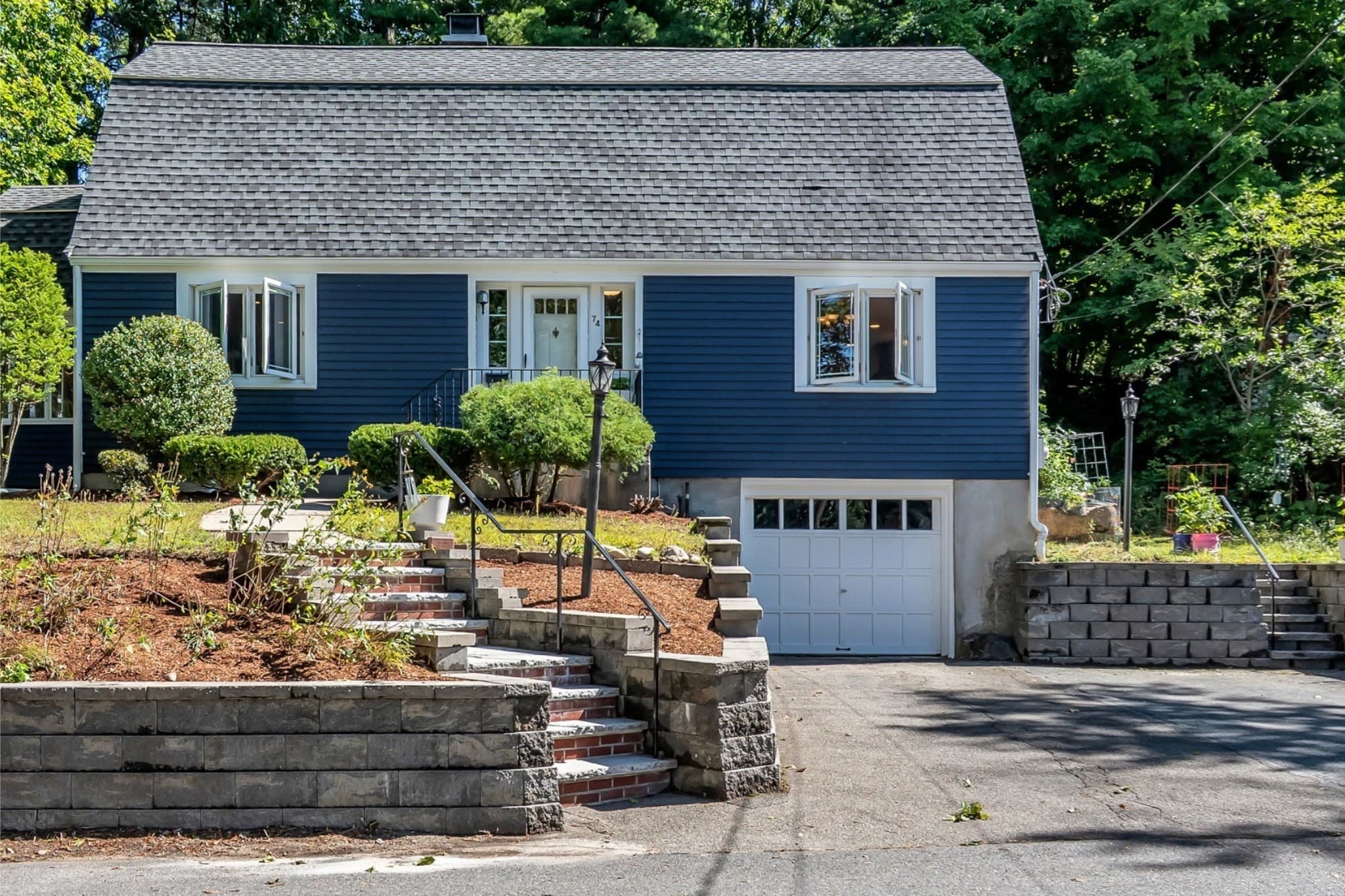 74 Fletcher Rd, Woburn MA 01801