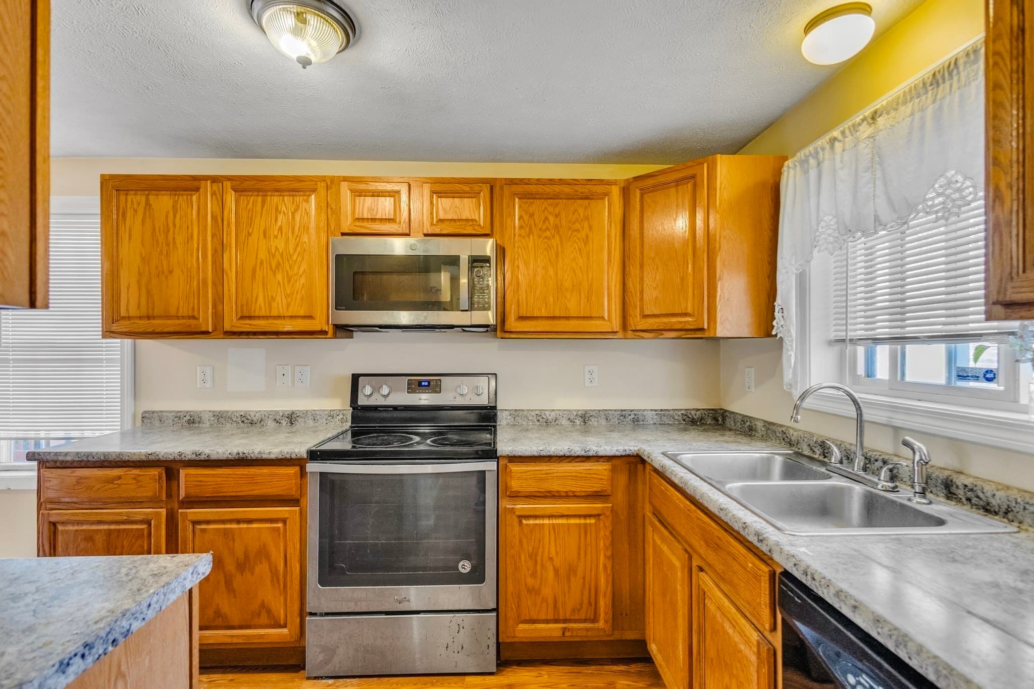 Single Family Residence at 162 High St, Fitchburg MA 01420, Fitchburg, photo 9 of 29