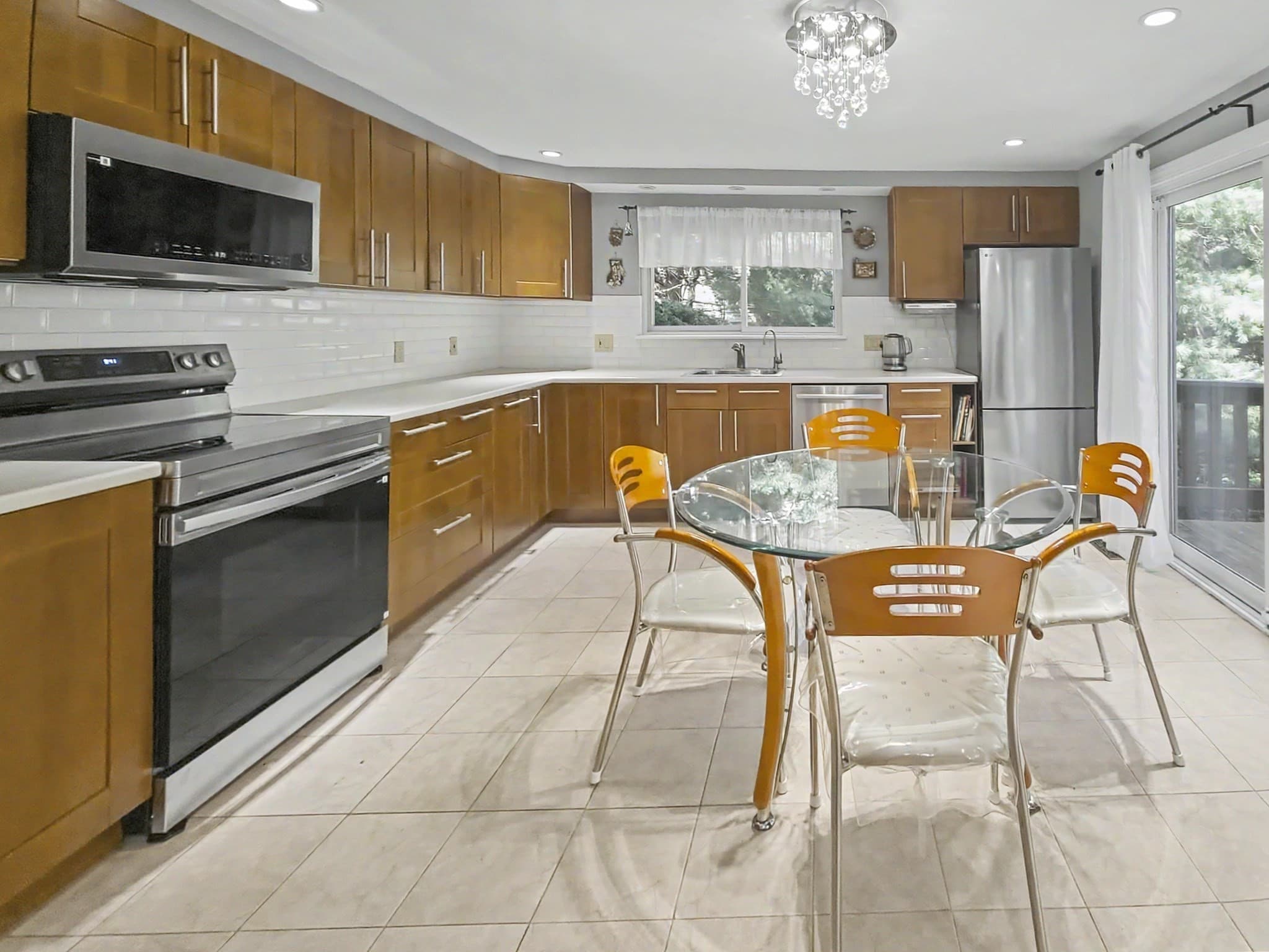 74 Voyagers Ln # 74, Ashland MA 01721
