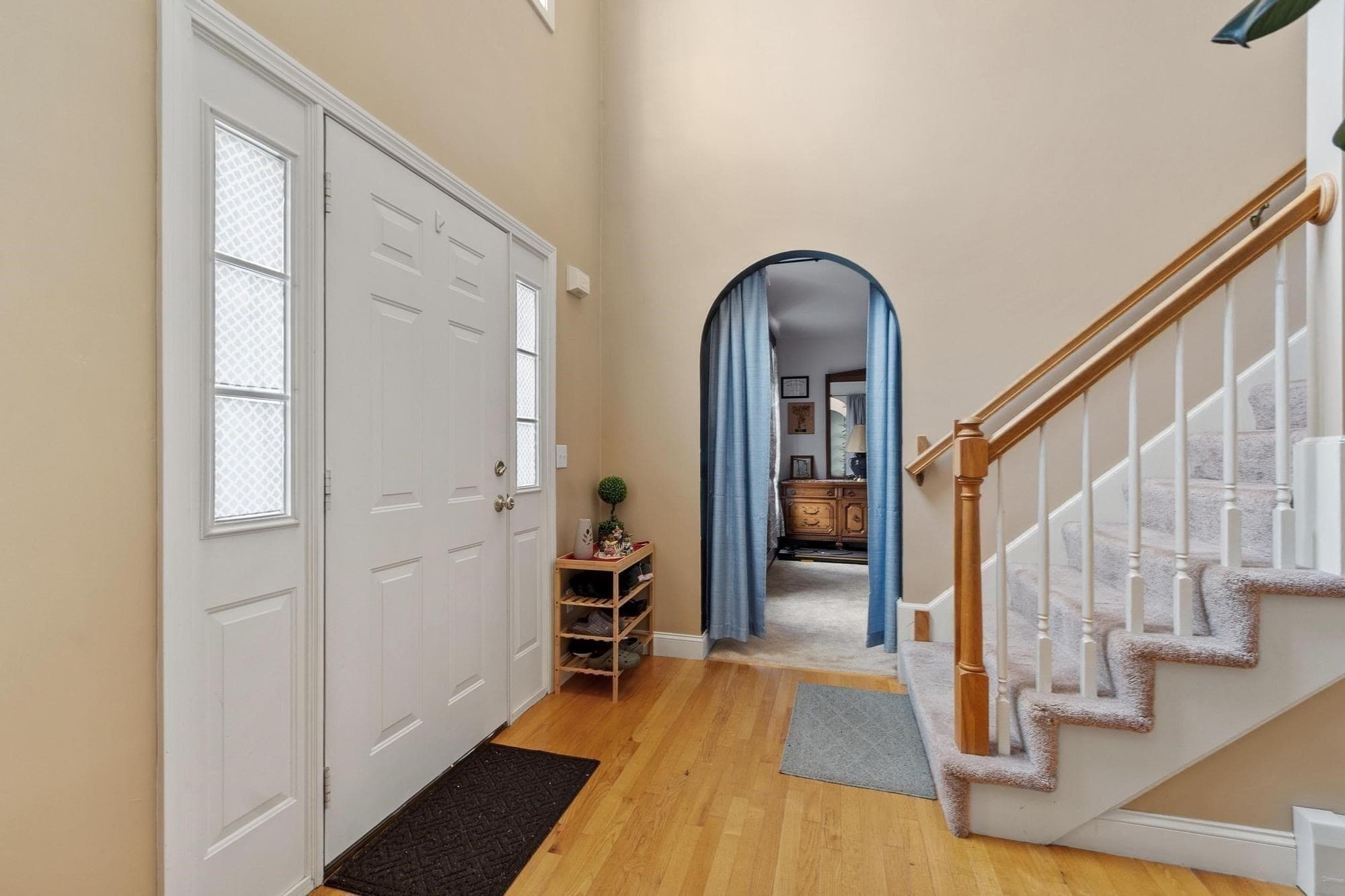 Single Family Residence at 4 Lynde St, Gardner MA 01440, Gardner, photo 4 of 29