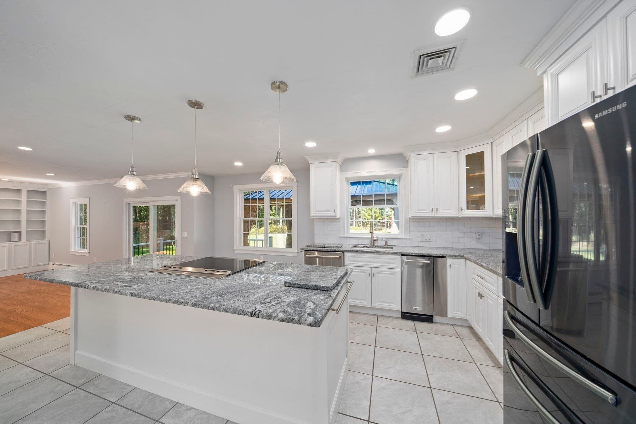 Single Family Residence at 4 Bruce Rd, Holbrook MA 02343, Holbrook, photo 5 of 41