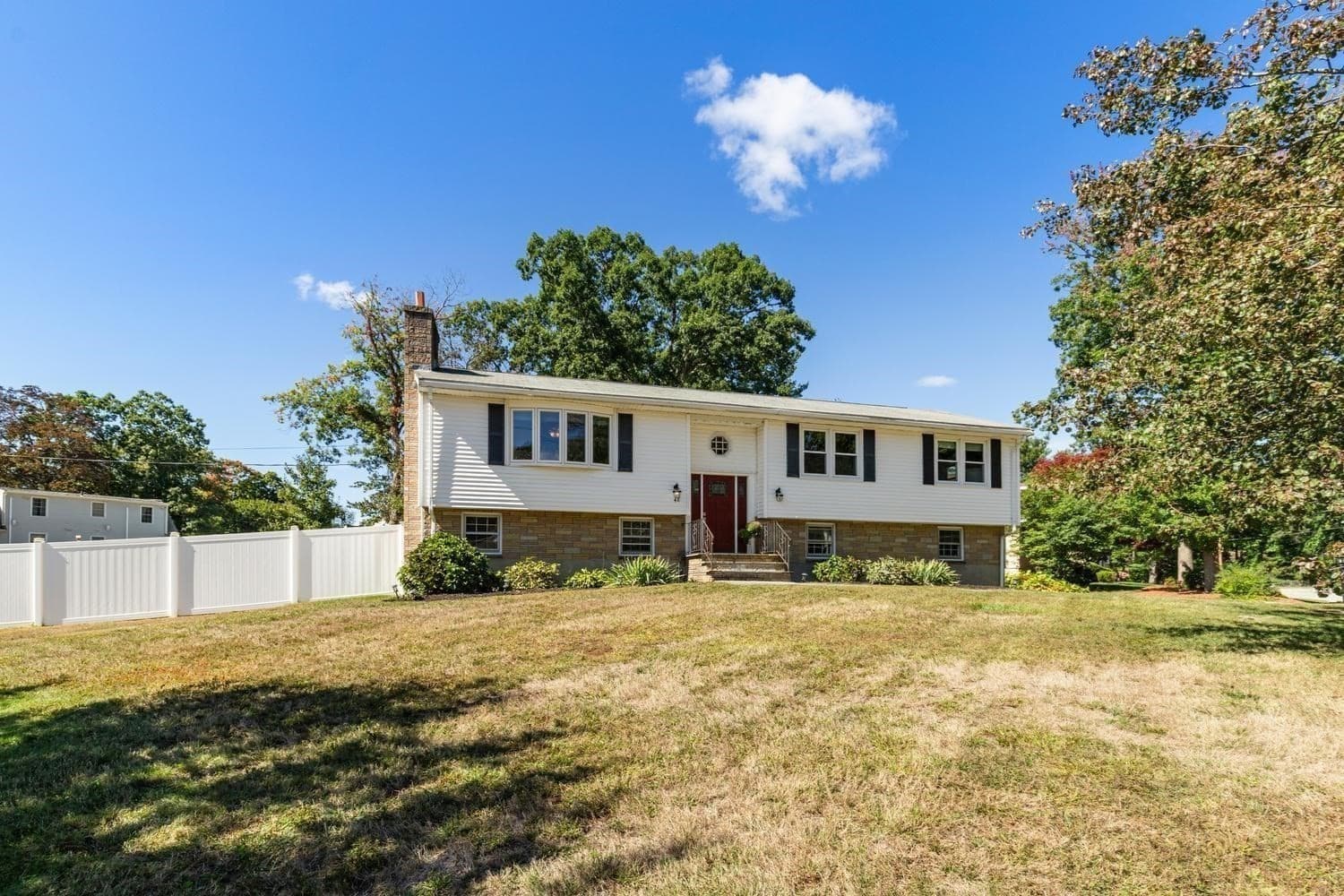Single Family Residence at 48 Marcia Rd, Wilmington MA 01887, Wilmington, photo 4 of 40