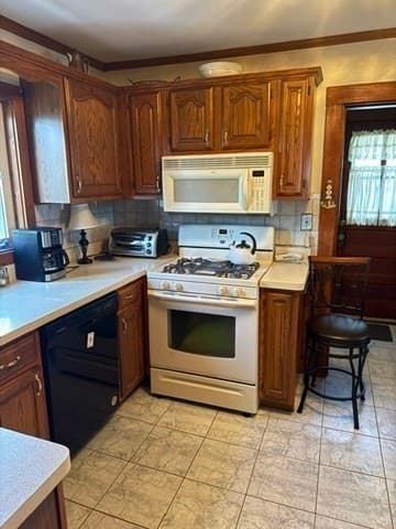 Single Family Residence at 112 Glendale Rd, Quincy MA 02169, Quincy, photo 3 of 17