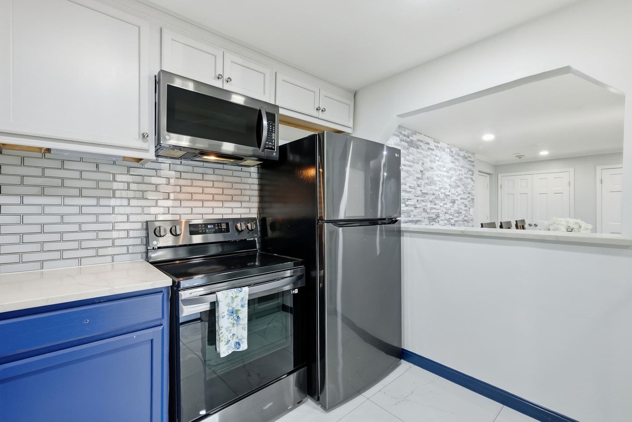 Condominium at 9 Weld St # 31, Framingham MA 01702, Framingham, photo 3 of 42