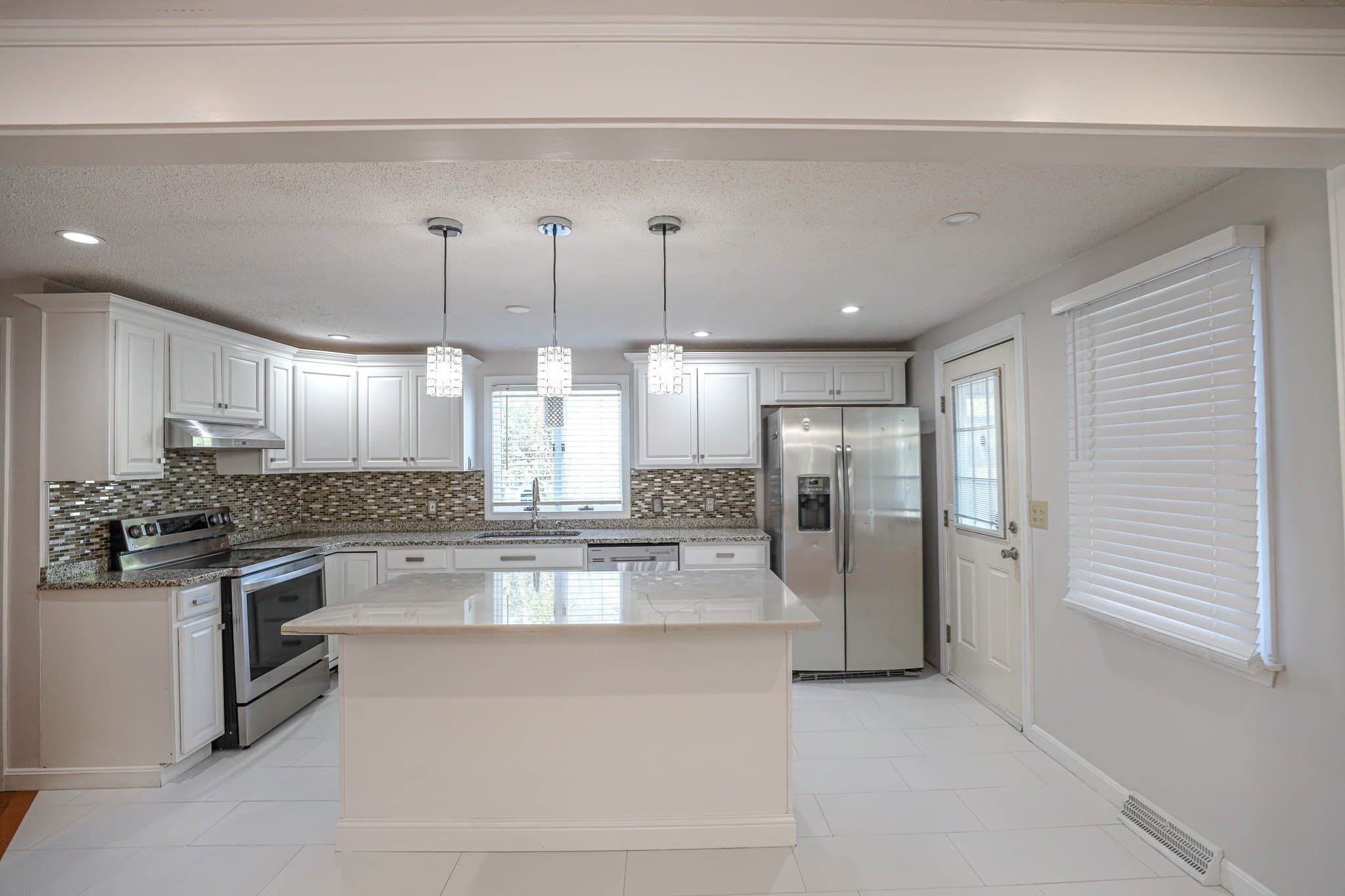 Single Family Residence at 43 Duren Ave, Lowell MA 01851, Lowell, photo 6 of 22
