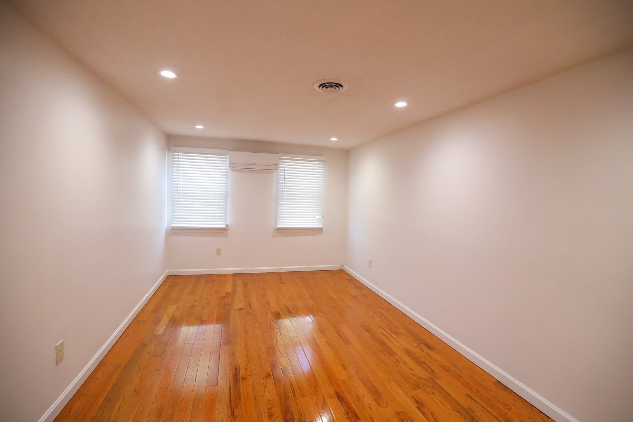 Single Family Residence at 43 Duren Ave, Lowell MA 01851, Lowell, photo 17 of 22