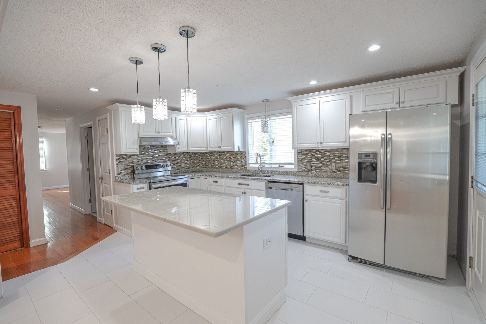 Single Family Residence at 43 Duren Ave, Lowell MA 01851, Lowell, photo 7 of 22
