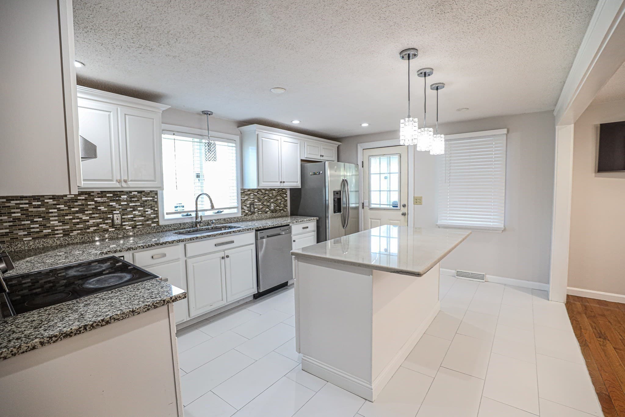 Single Family Residence at 43 Duren Ave, Lowell MA 01851, Lowell, photo 5 of 22