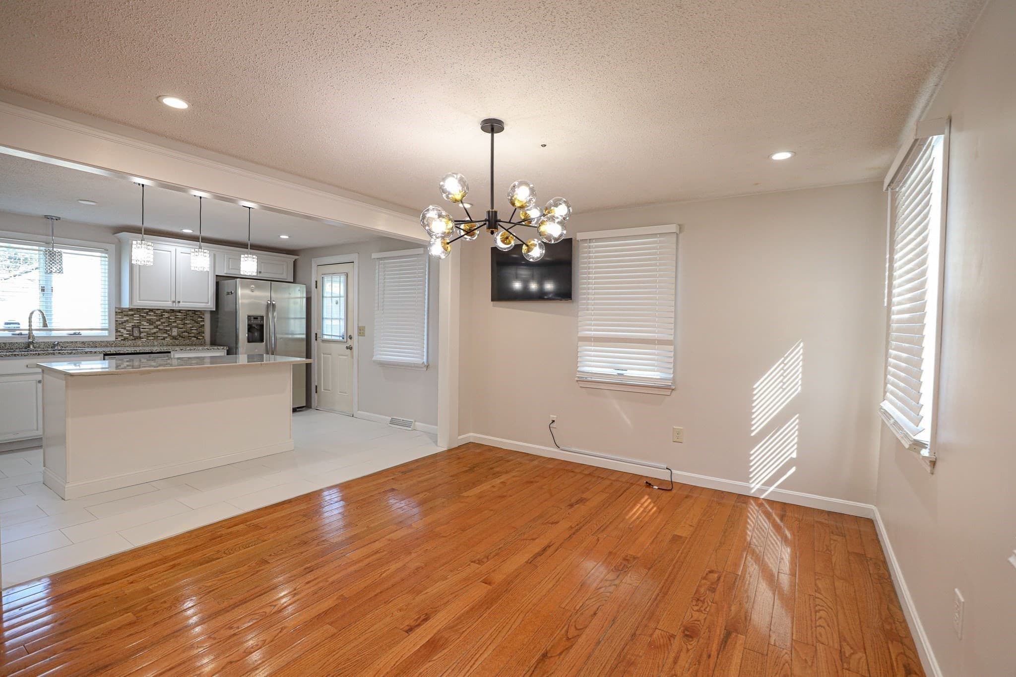 Single Family Residence at 43 Duren Ave, Lowell MA 01851, Lowell, photo 10 of 22