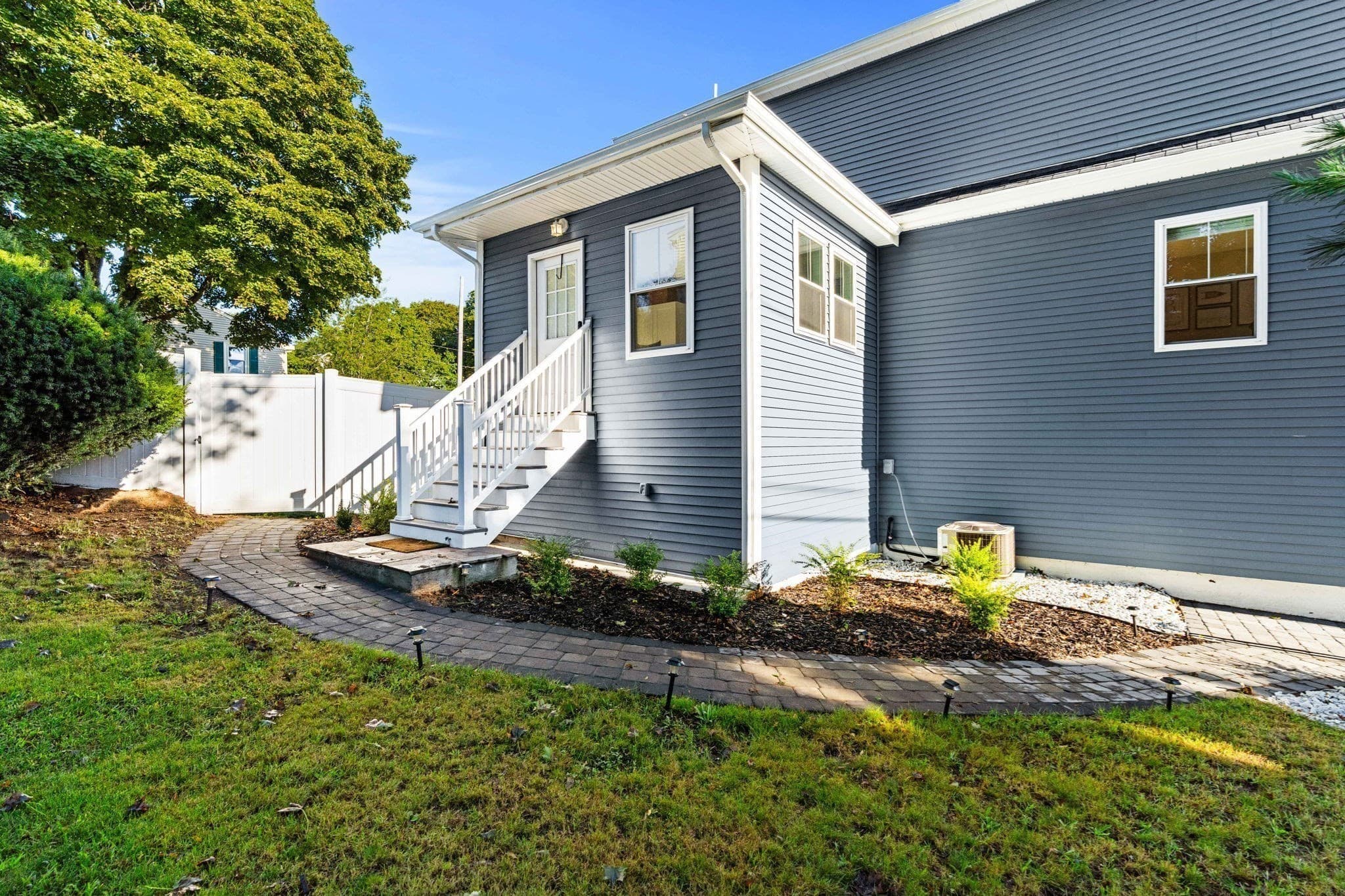 Single Family Residence at 30 Williams Street, Beverly MA 01915, Beverly, photo 2 of 29