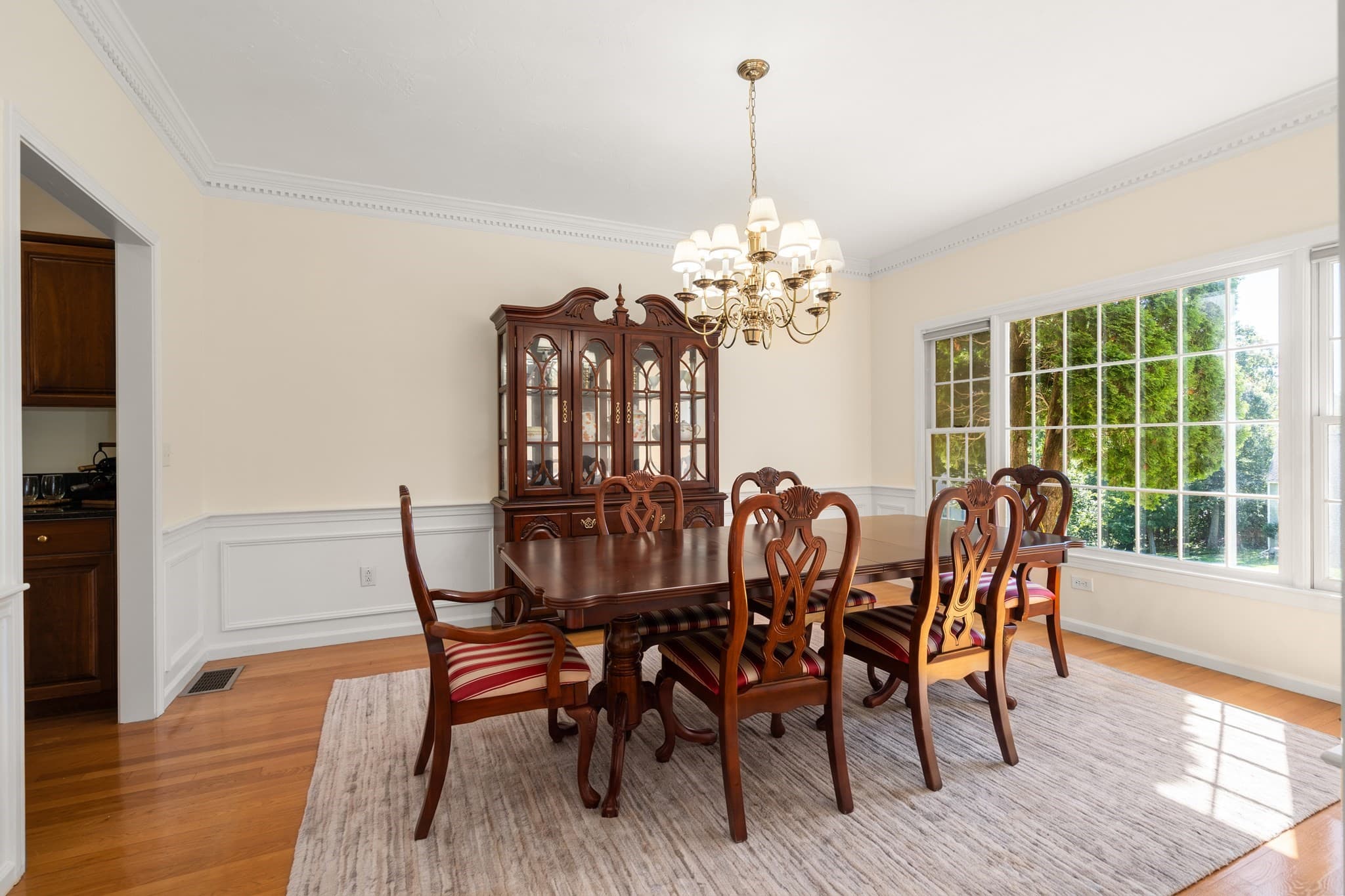 Single Family Residence at 160 Stearns Rd, Marlborough MA 01752, Marlborough, photo 5 of 37