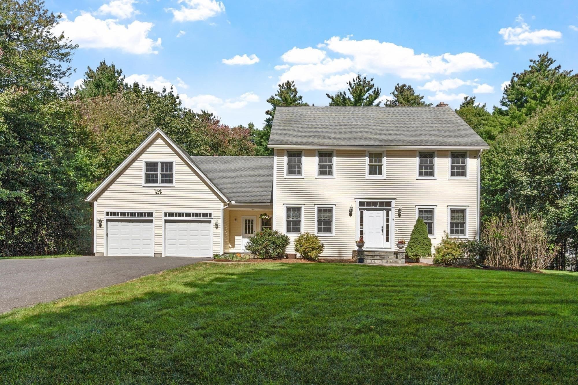 Single Family Residence at 4 Samuels Ln, Sterling MA 01564, Sterling, photo 2 of 42
