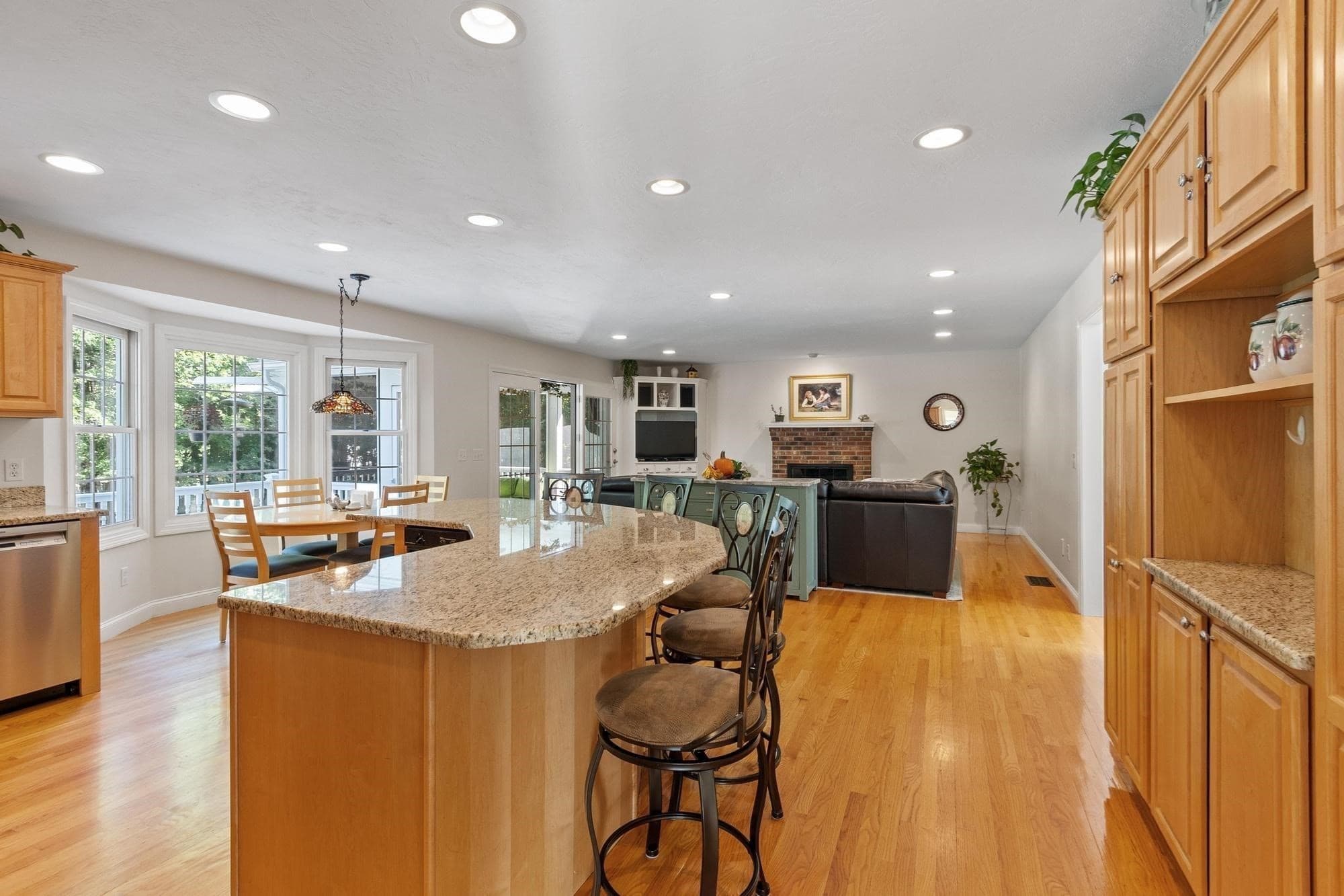 Single Family Residence at 4 Samuels Ln, Sterling MA 01564, Sterling, photo 6 of 42