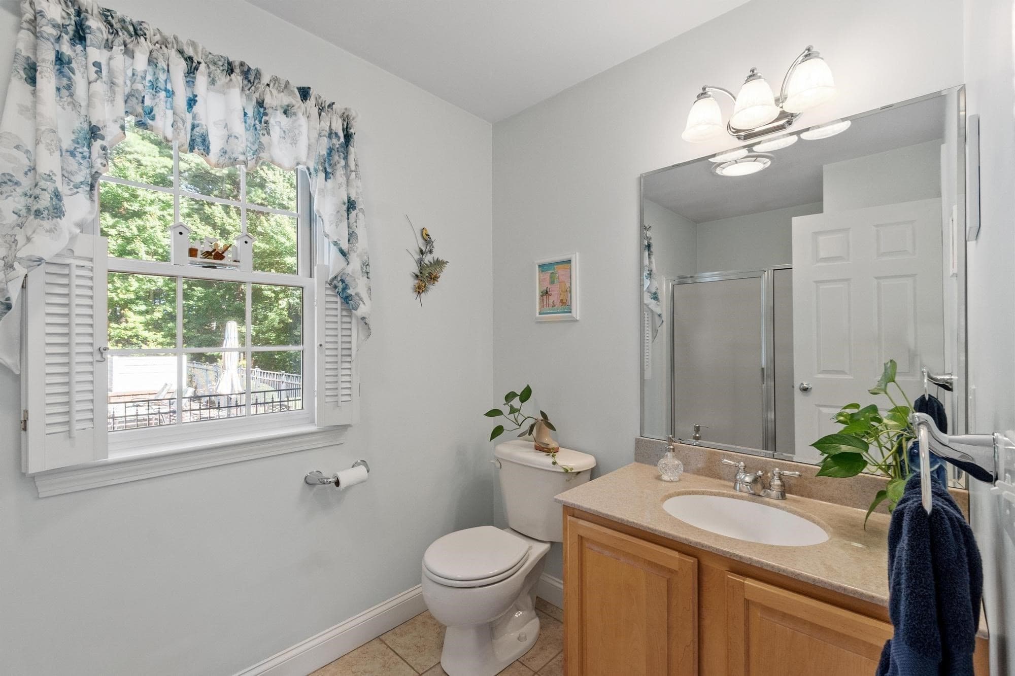 Single Family Residence at 4 Samuels Ln, Sterling MA 01564, Sterling, photo 17 of 42