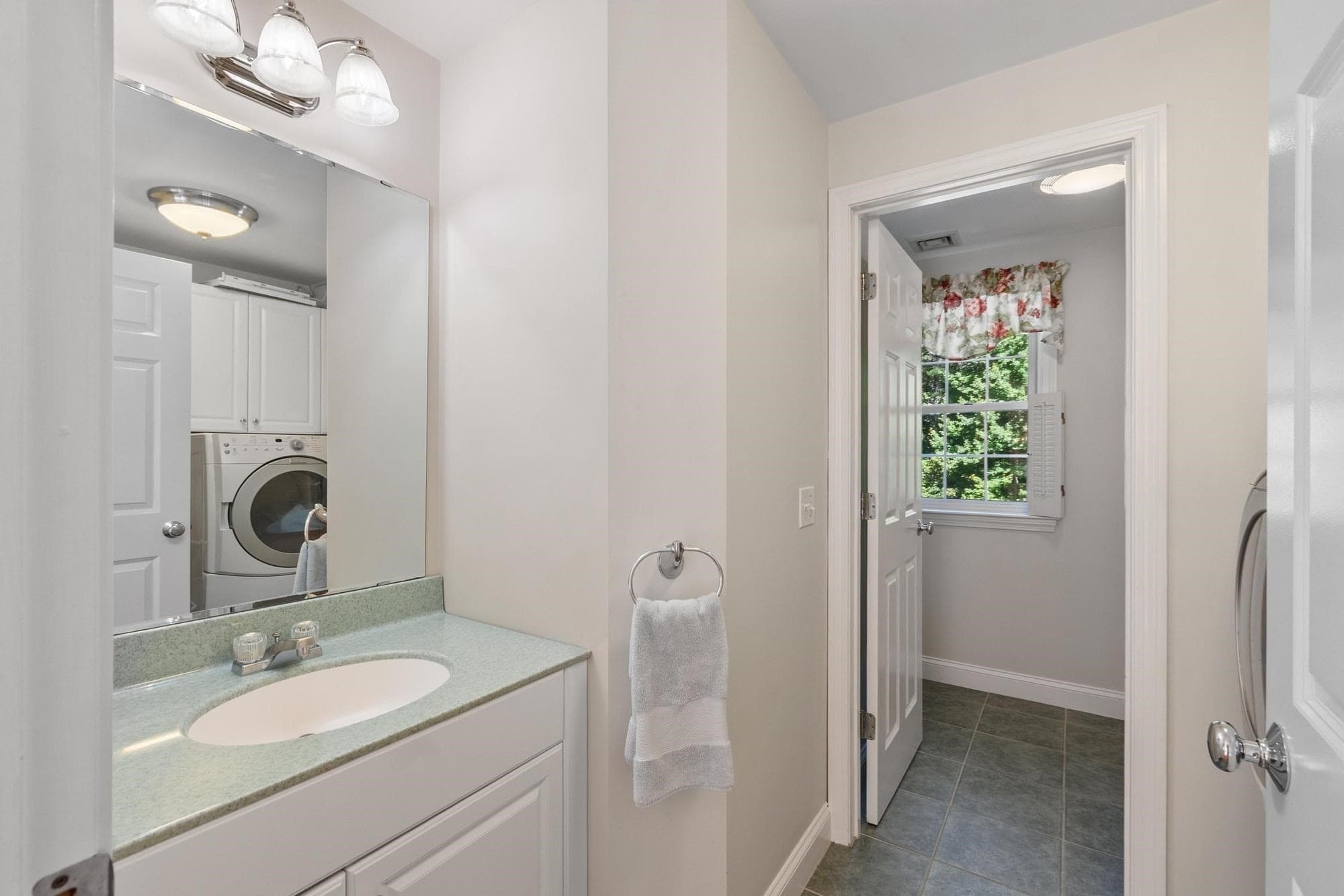 Single Family Residence at 4 Samuels Ln, Sterling MA 01564, Sterling, photo 24 of 42