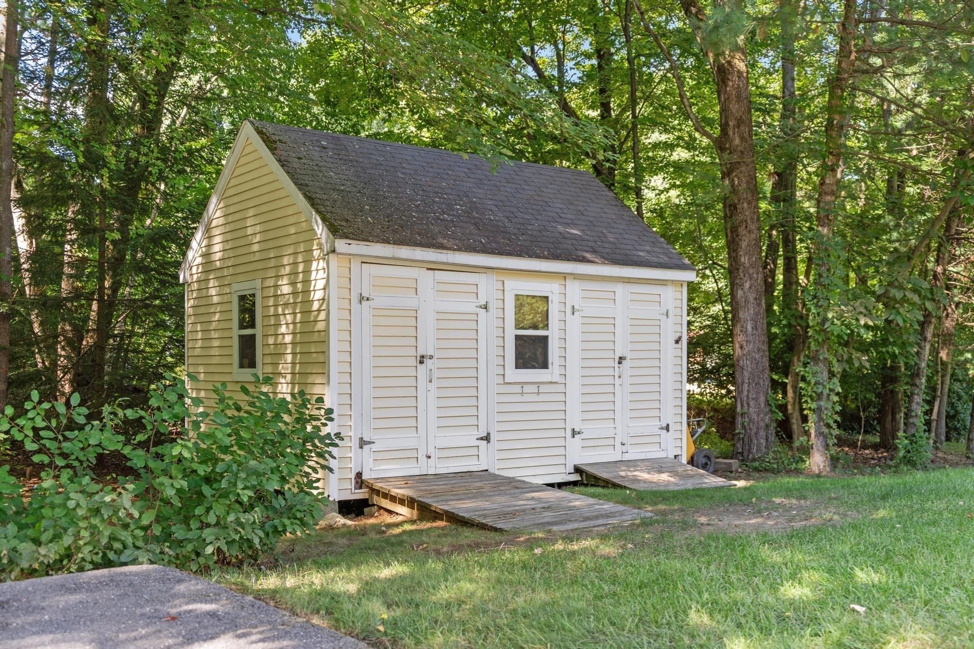 Single Family Residence at 4 Samuels Ln, Sterling MA 01564, Sterling, photo 39 of 42