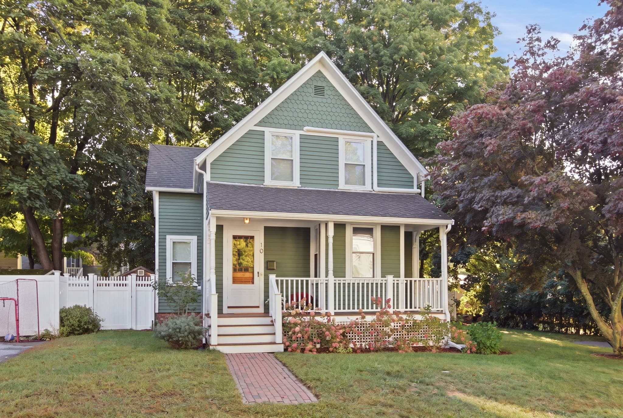 Single Family Residence at 10 Eaton St, Reading MA 01867, Reading, photo 2 of 34