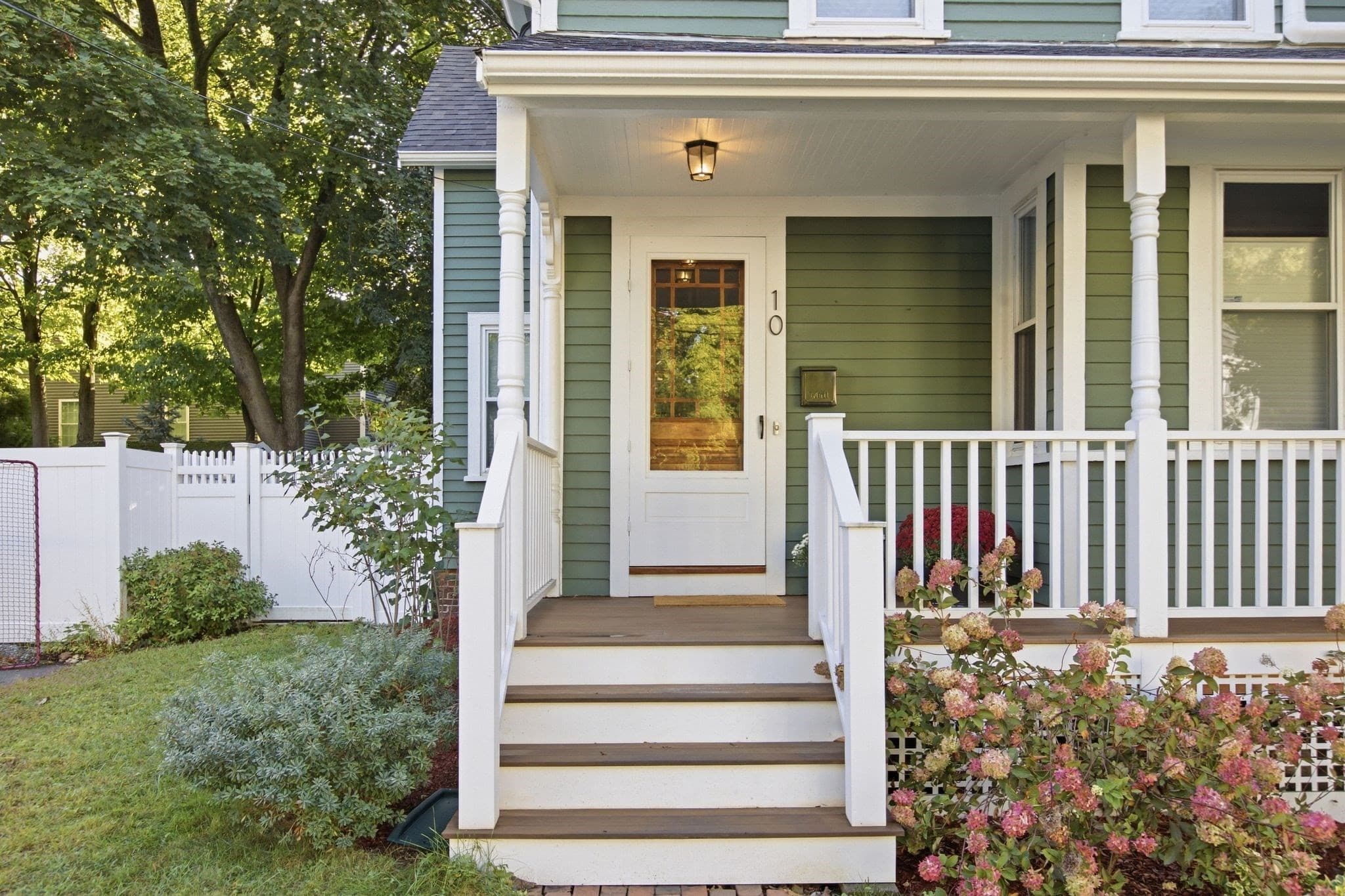 Single Family Residence at 10 Eaton St, Reading MA 01867, Reading, photo 5 of 34