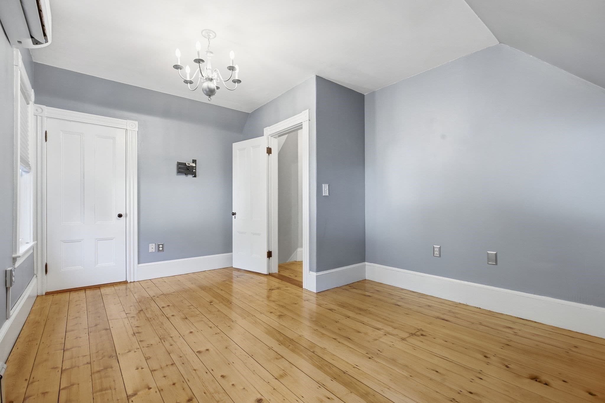 Single Family Residence at 10 Eaton St, Reading MA 01867, Reading, photo 21 of 34