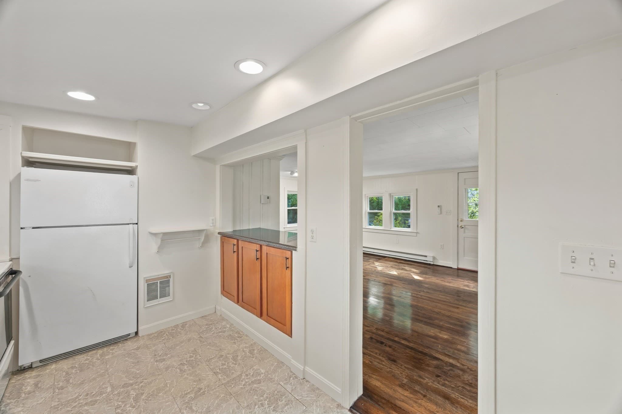 Single Family Residence at 21 Faulkner Rd, Grafton MA 01536, Grafton, photo 12 of 26