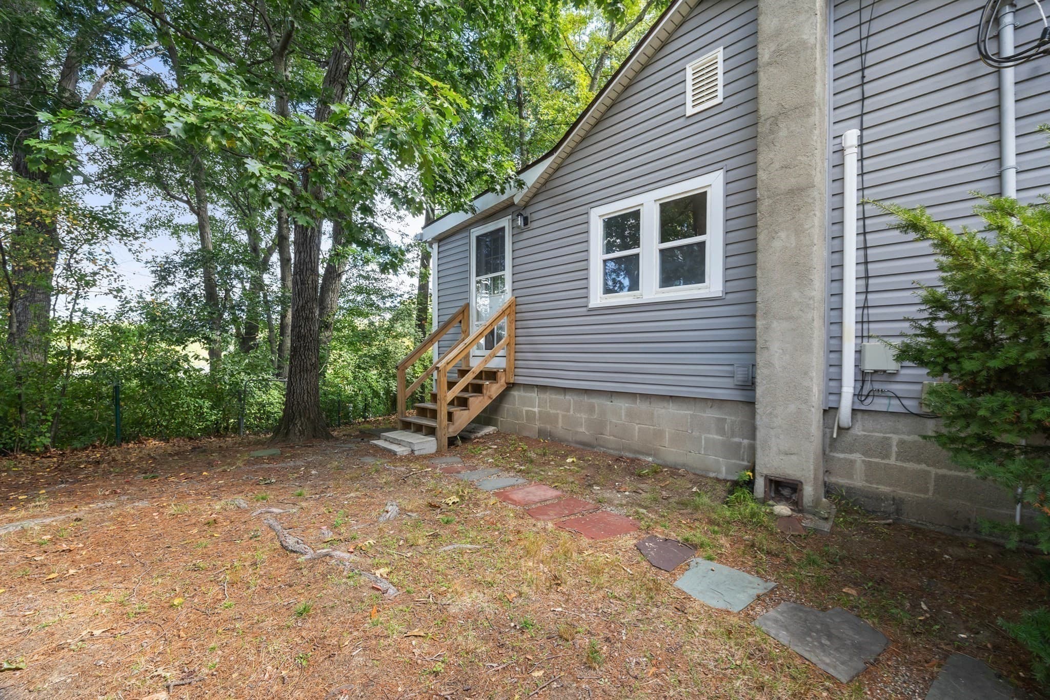 Single Family Residence at 21 Faulkner Rd, Grafton MA 01536, Grafton, photo 22 of 26