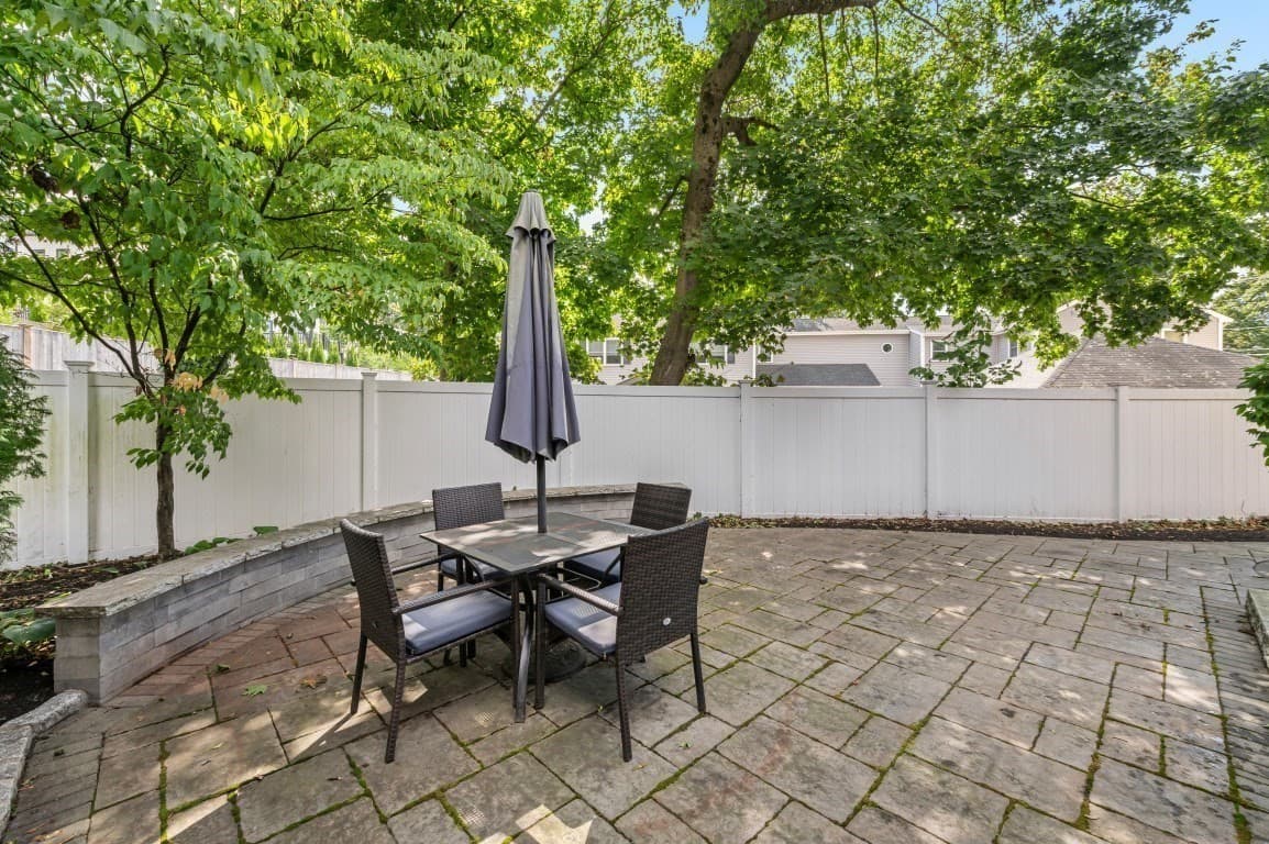 Condominium at 522-524 Auburn St # 524, Newton MA 02466, Newton, photo 23 of 24