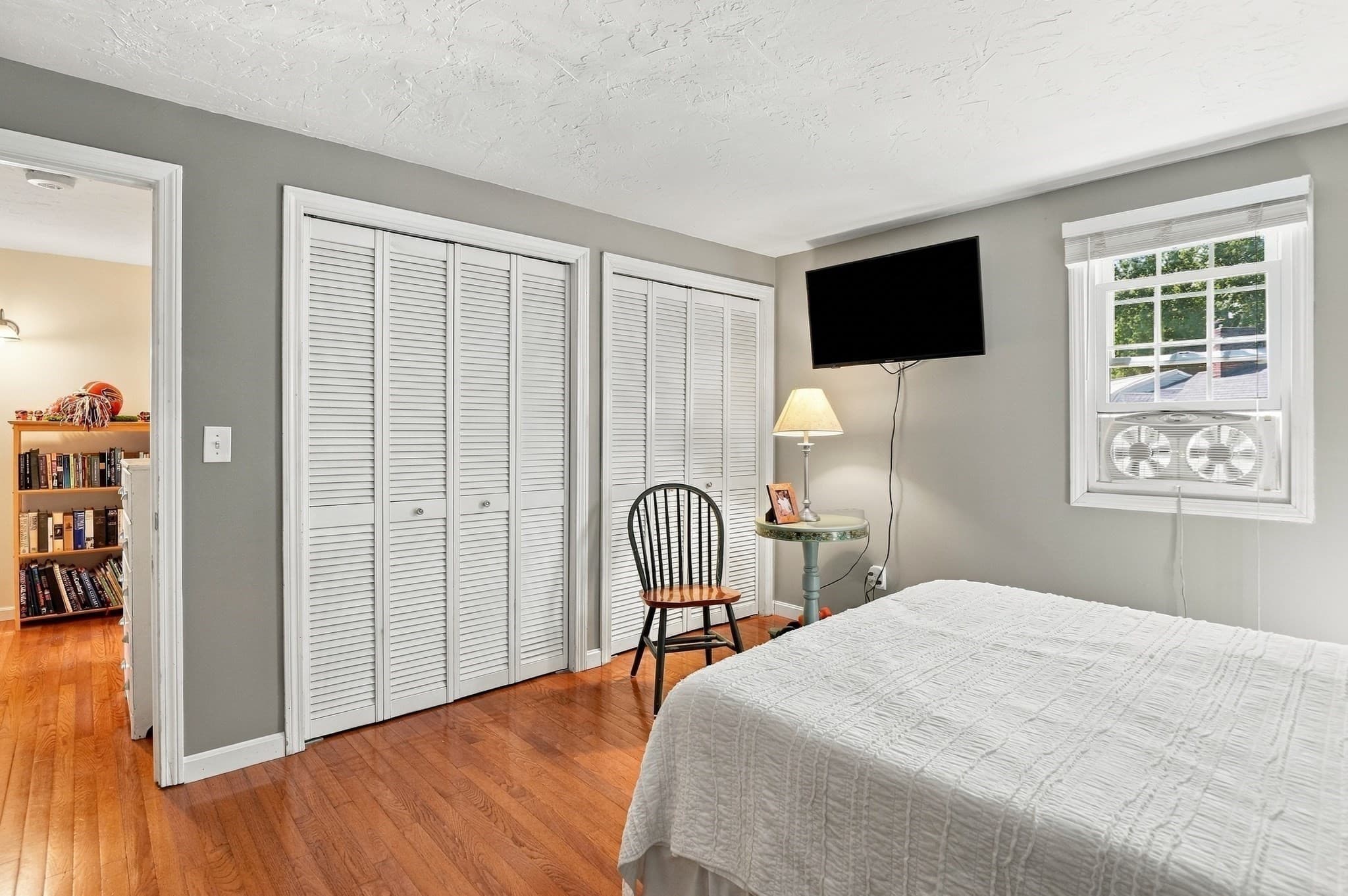 Condominium at 1 Tiffany Circle # 1, Millbury MA 01527, Millbury, photo 24 of 39