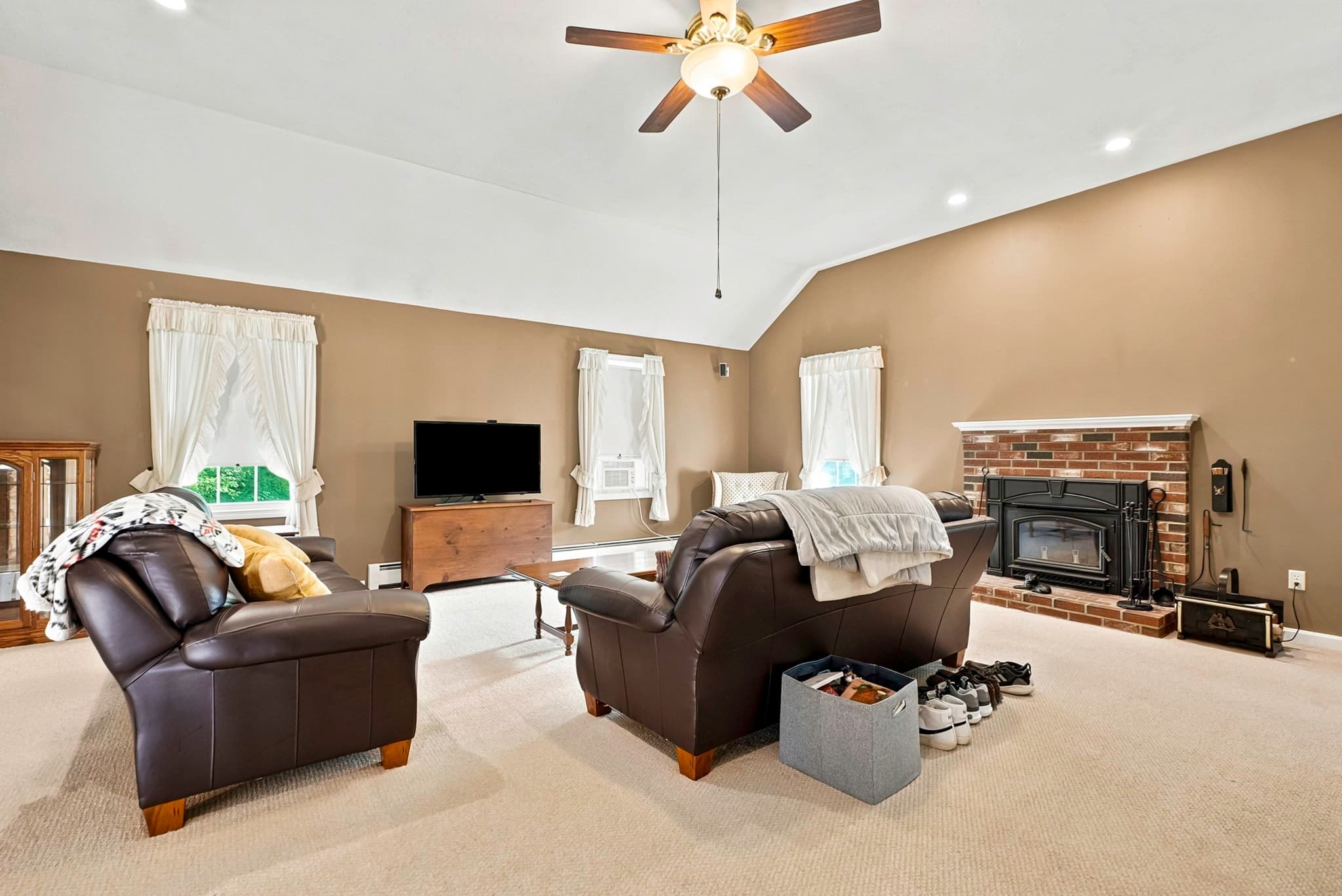 Single Family Residence at 2 Madisyn Ave, Rutland MA 01543, Rutland, photo 22 of 42