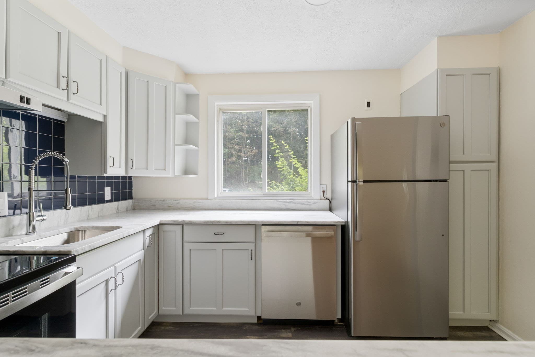Condominium at 63 Lionel Ave # C, Waltham MA 02452, Waltham, photo 4 of 29