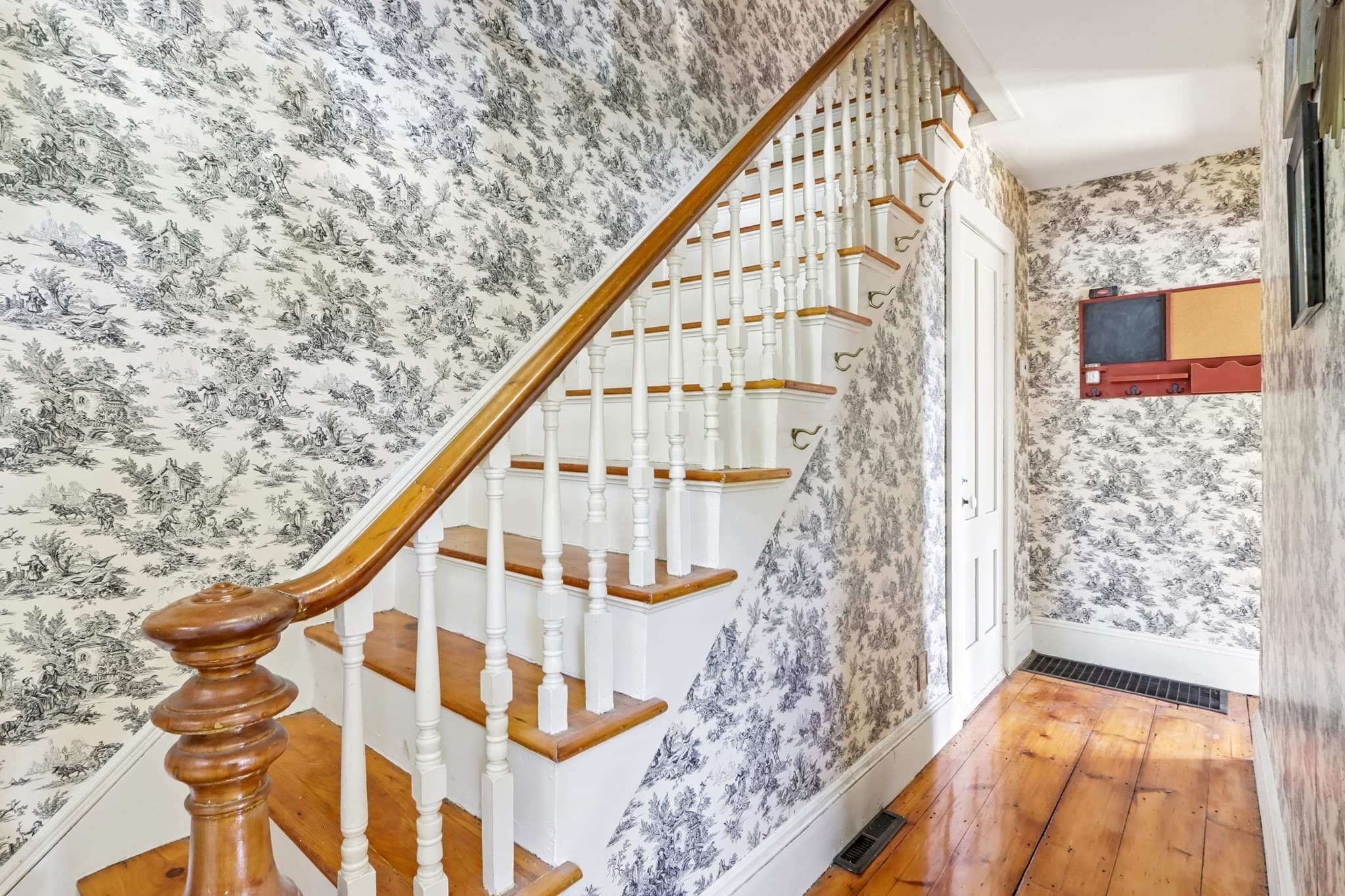Single Family Residence at 43 Adams, Haverhill MA 01830, Haverhill, photo 4 of 42
