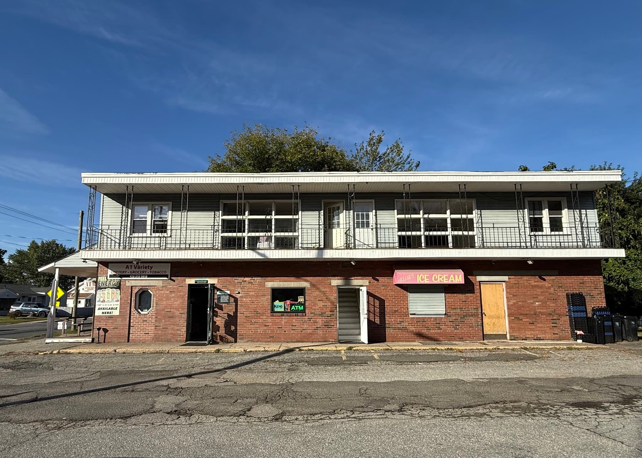 4 Dale Ct, Chicopee MA 01013