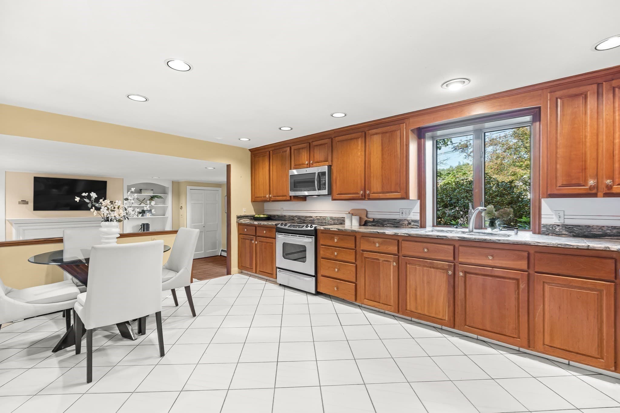 Single Family Residence at 1 Overlook Way, Winchester MA 01890, Winchester, photo 11 of 39