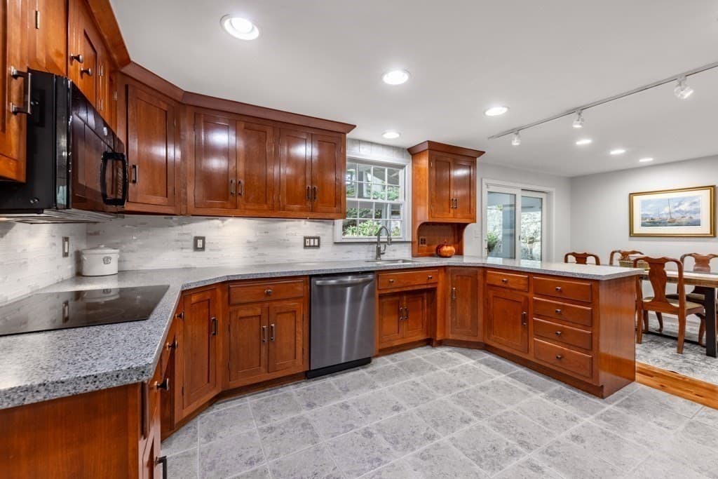 Single Family Residence at 2 Rosemary Ave, Wakefield MA 01880, Wakefield, photo 10 of 42