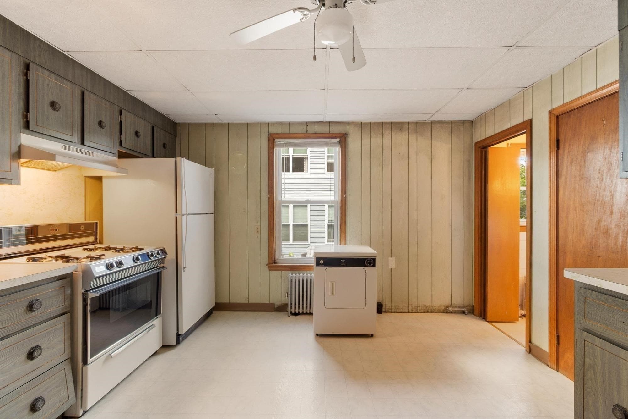 2 Family - 2 Units Up/Down at 352 Stackpole Street, Lowell MA 01852, Lowell, photo 6 of 40