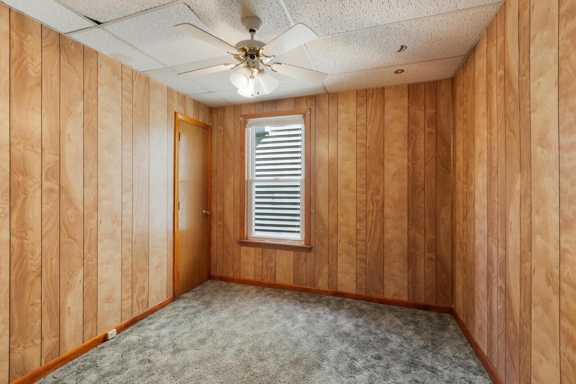 2 Family - 2 Units Up/Down at 352 Stackpole Street, Lowell MA 01852, Lowell, photo 13 of 40