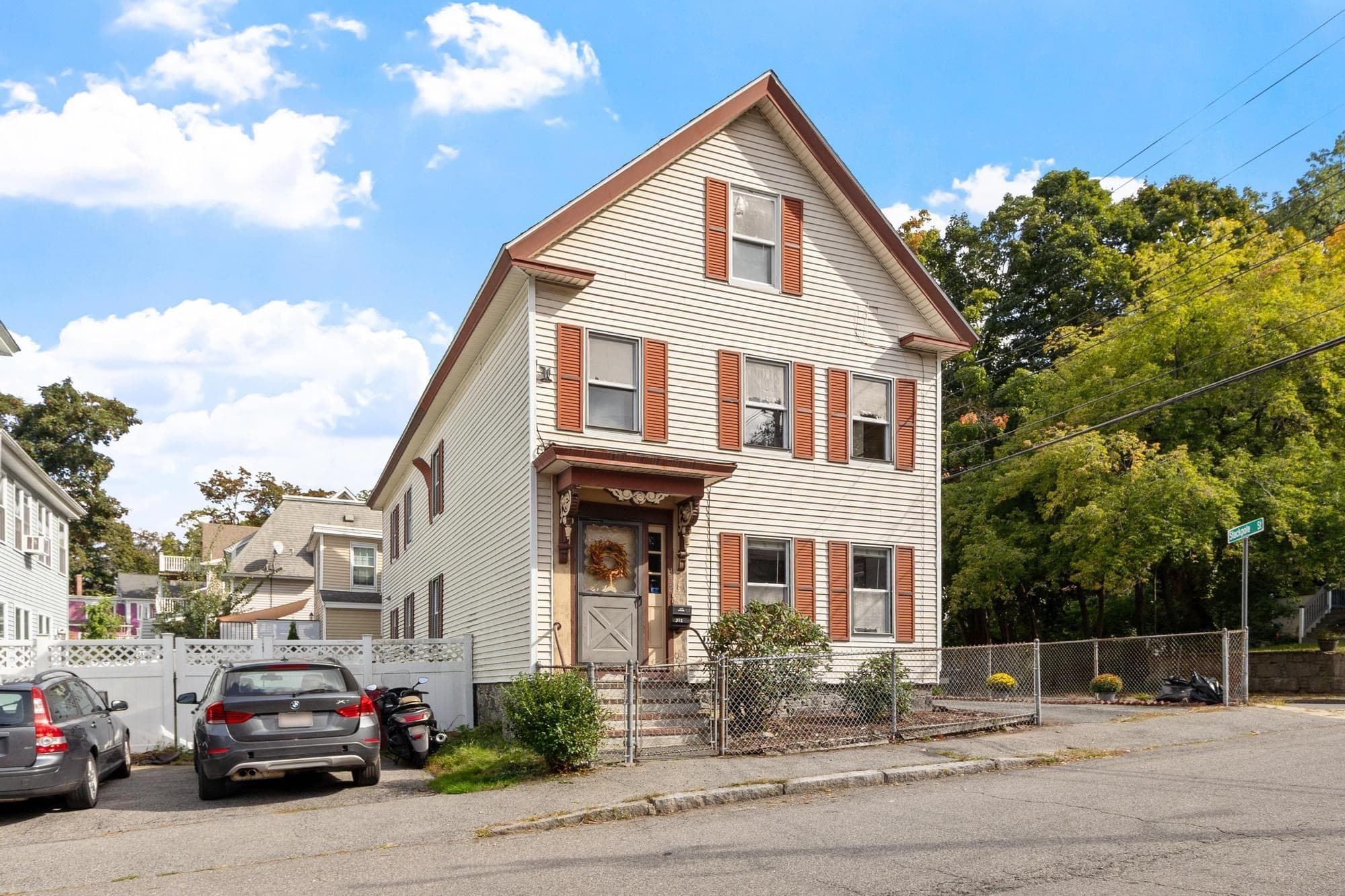 352 Stackpole Street, Lowell MA 01852